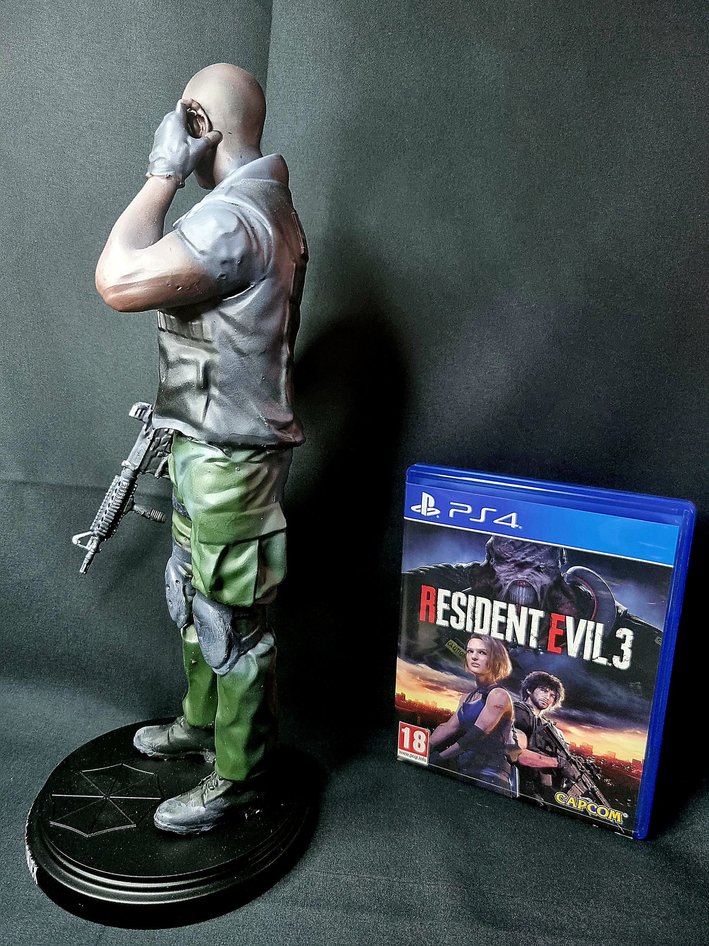 Resident Evil 1/6 UBCS Tyrell Figure w/ base
