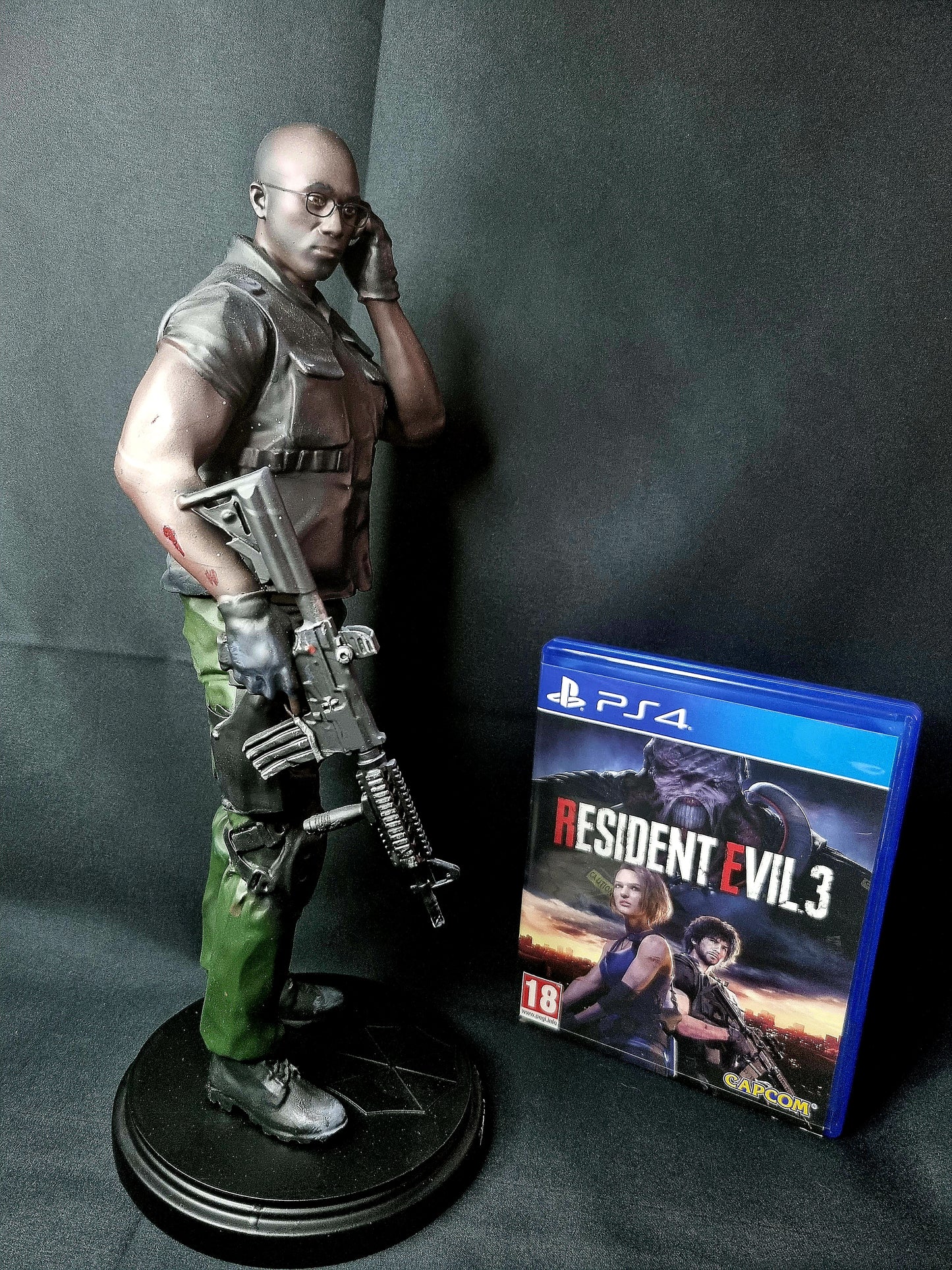 Resident Evil 1/6 UBCS Tyrell Figure w/ base