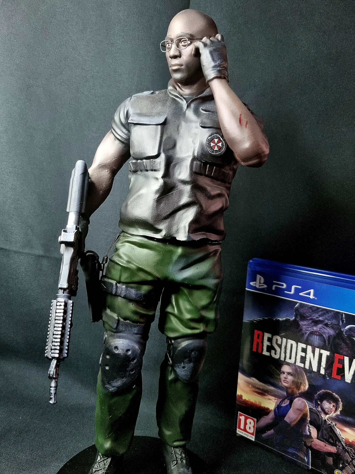 Resident Evil 1/6 UBCS Tyrell Figure w/ base