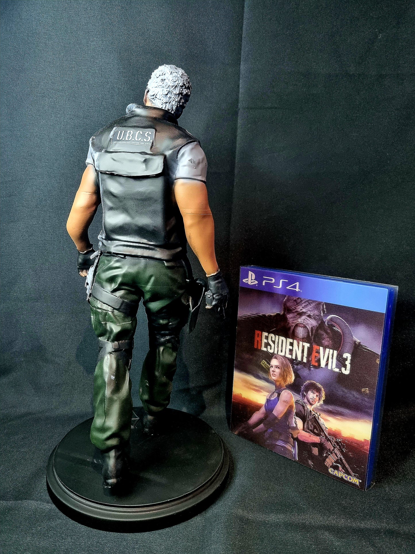 UBCS Nikolai Zinoviev 1/6 Resident Evil figure w/ base