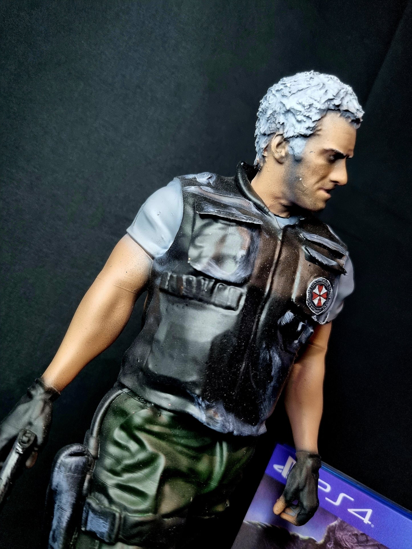 UBCS Nikolai Zinoviev 1/6 Resident Evil figure w/ base