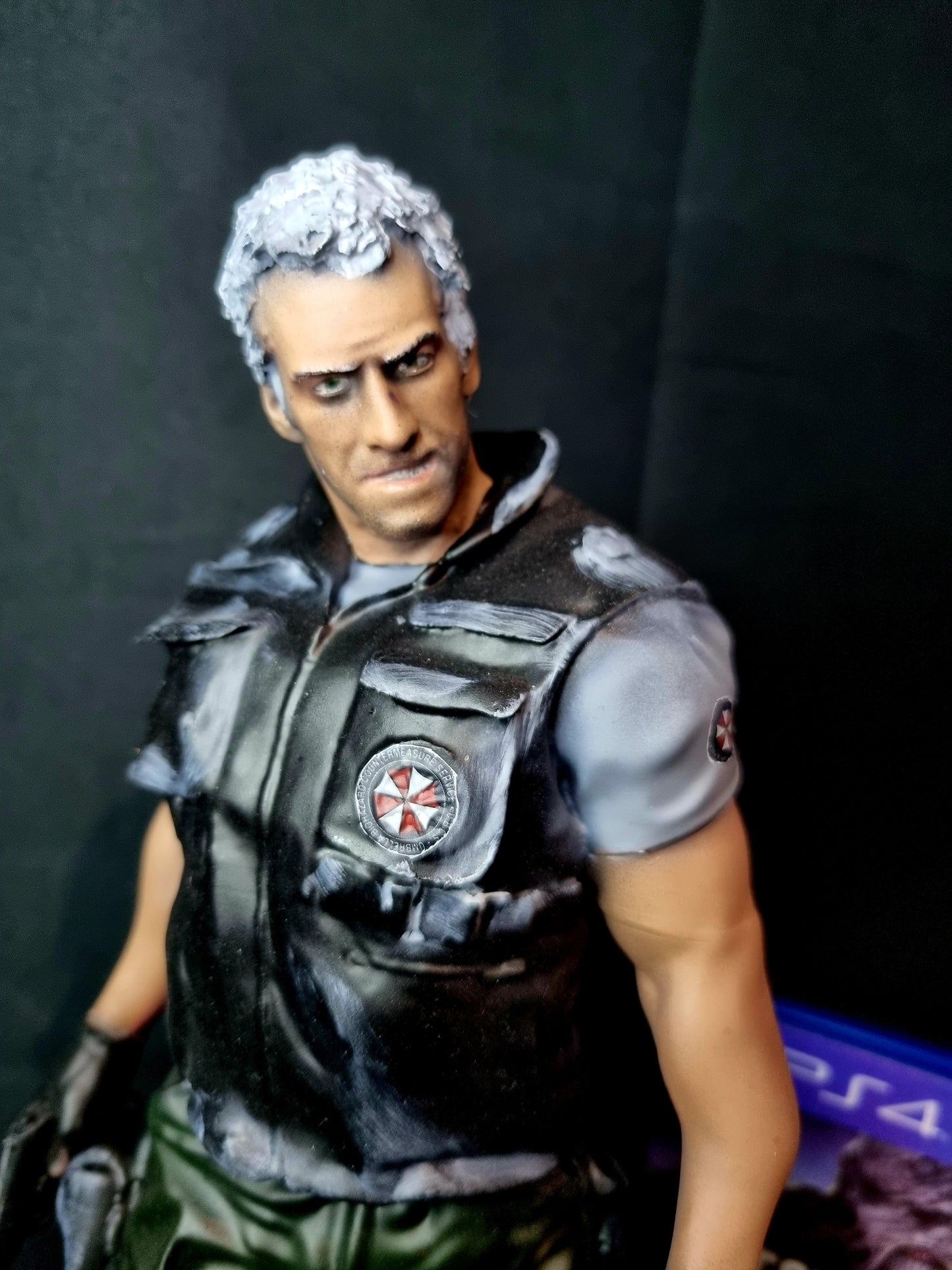 UBCS Nikolai Zinoviev 1/6 Resident Evil figure w/ base