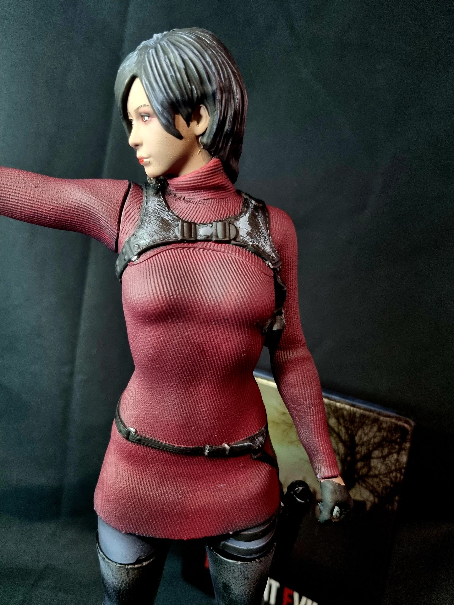 Resident Evil 4 Remake Ada Wong 1/6 figure w/ base