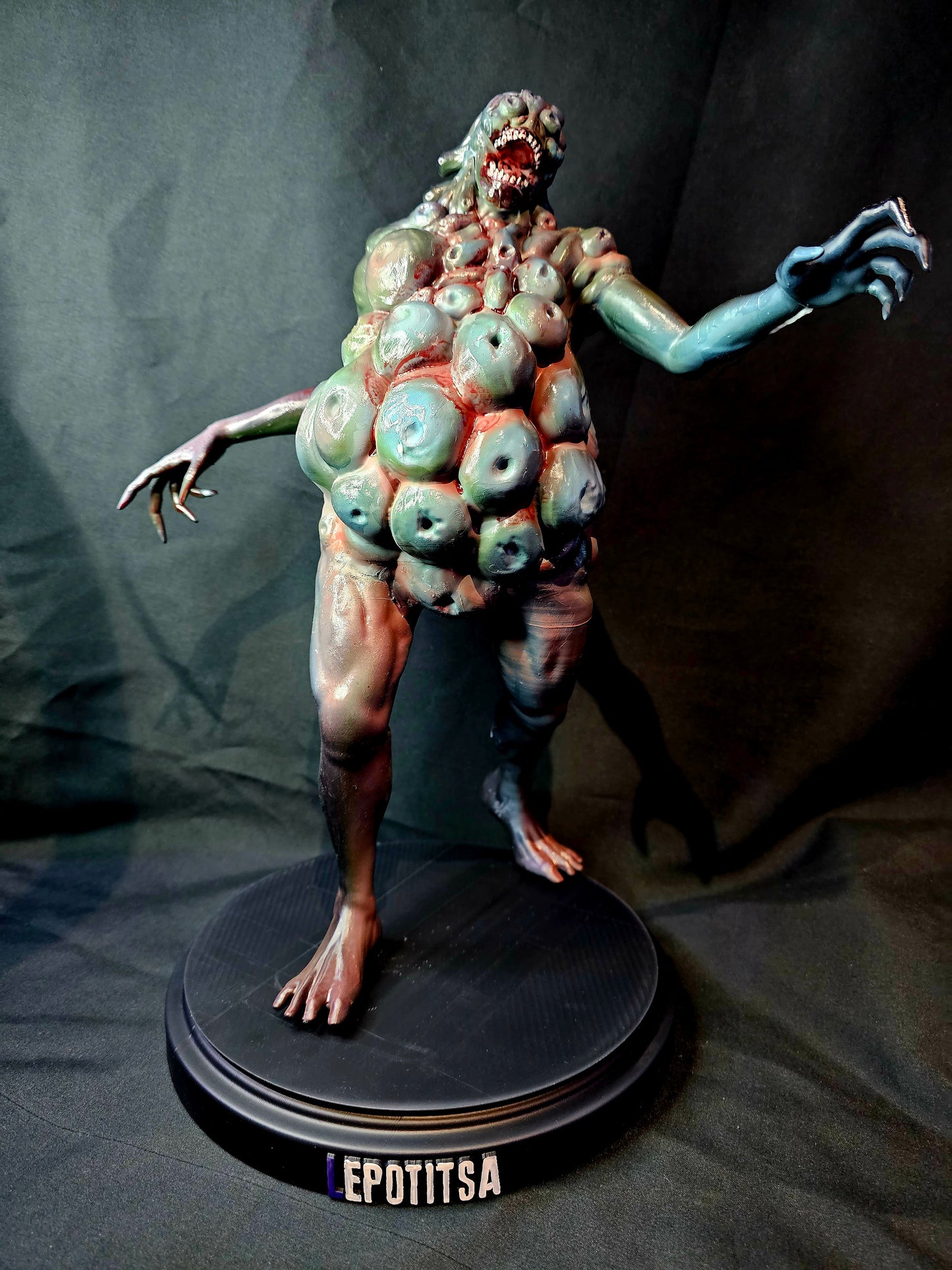 Resident Evil 6 1/6 Lepotitsa HUGE 15" Tall