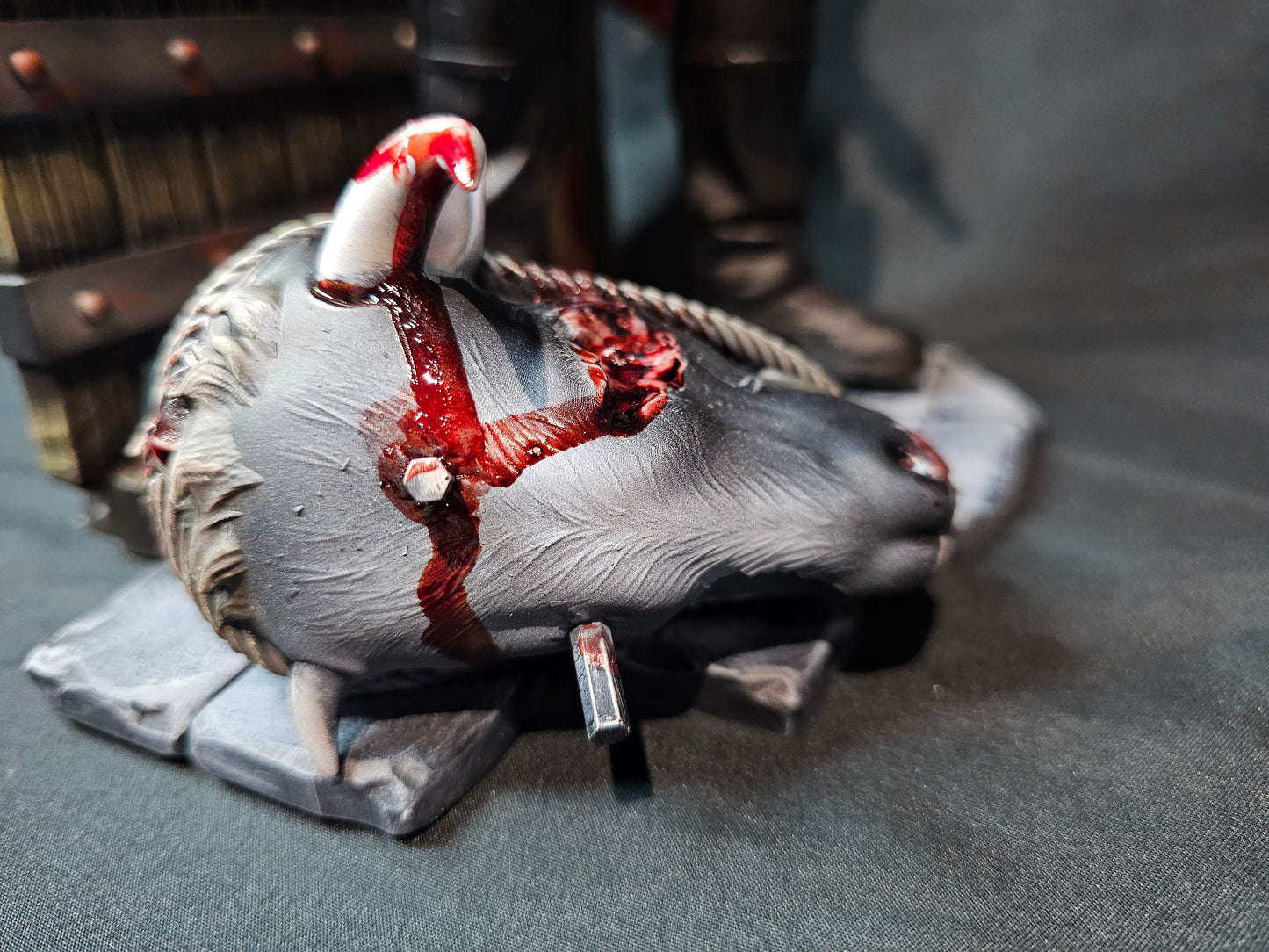 Resident Evil 4 Remake Leon Kennedy Premium Statue