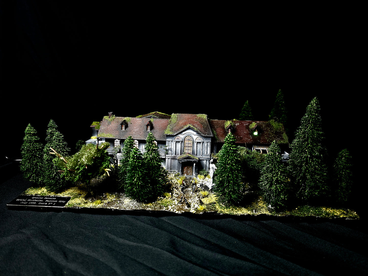 Resident Evil Spencer Mansion with lights limited numbers Worldwide