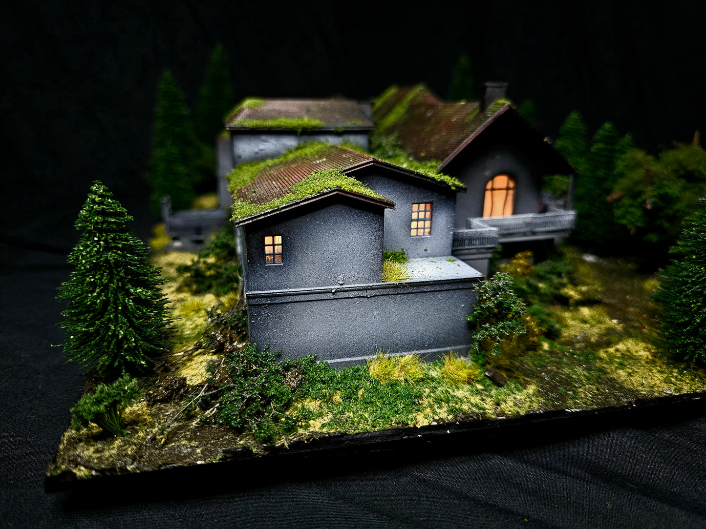 Resident Evil Spencer Mansion with lights limited numbers Worldwide
