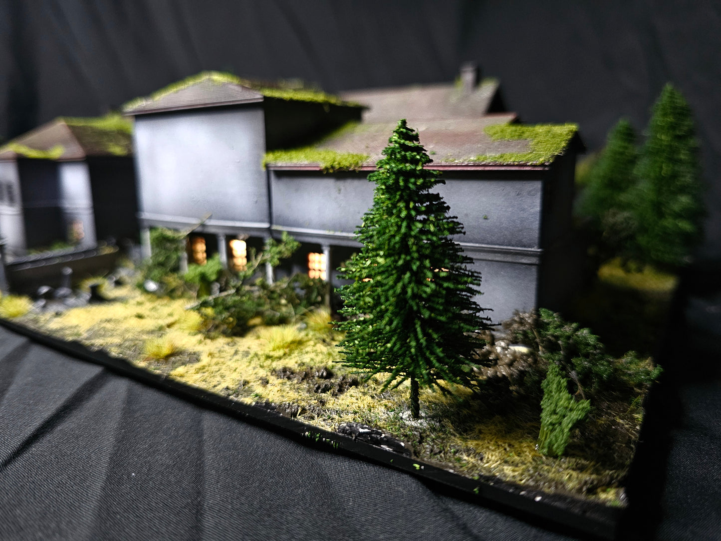 Resident Evil Spencer Mansion with lights limited numbers Worldwide