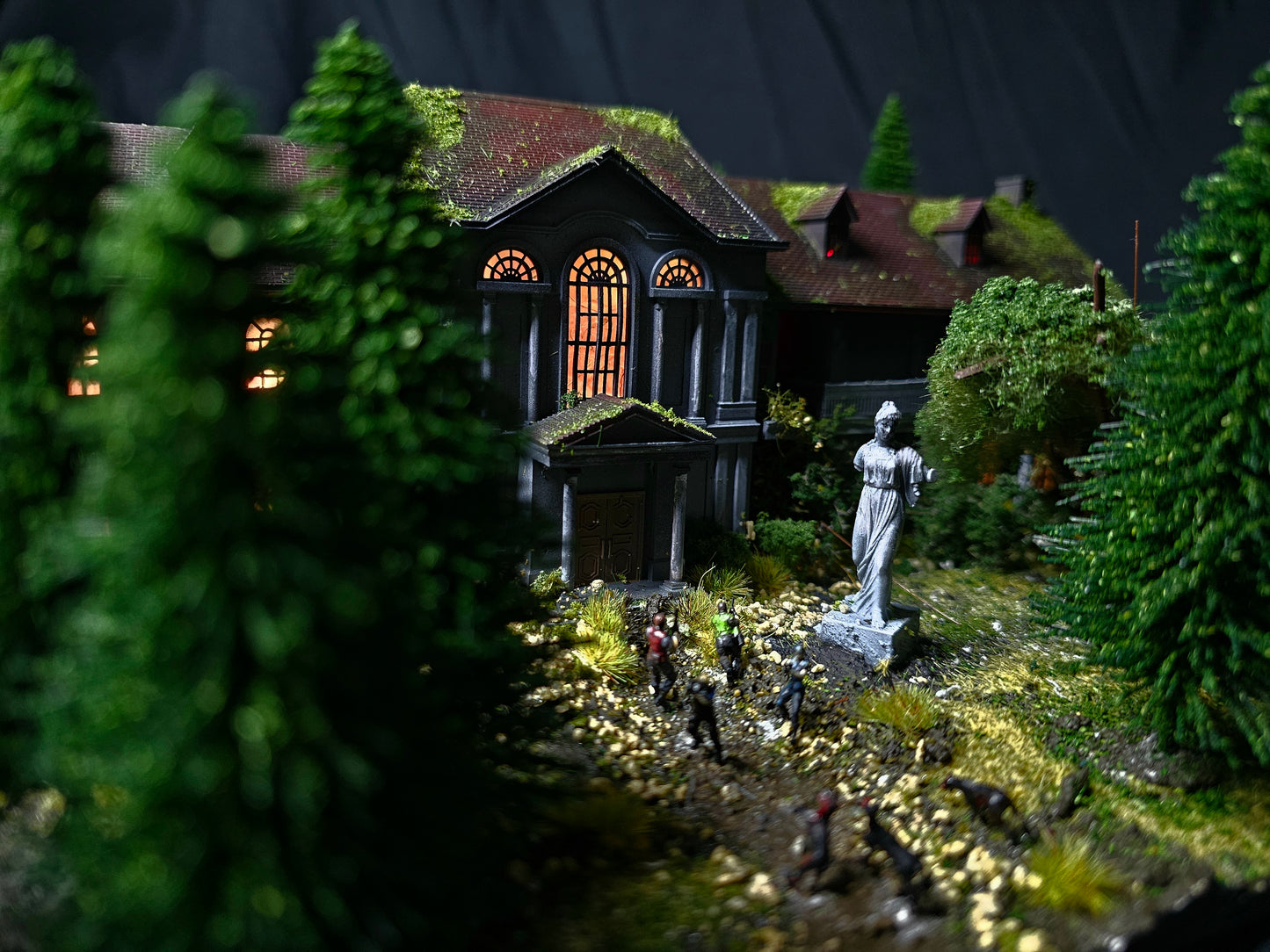 Resident Evil Spencer Mansion with lights limited numbers Worldwide