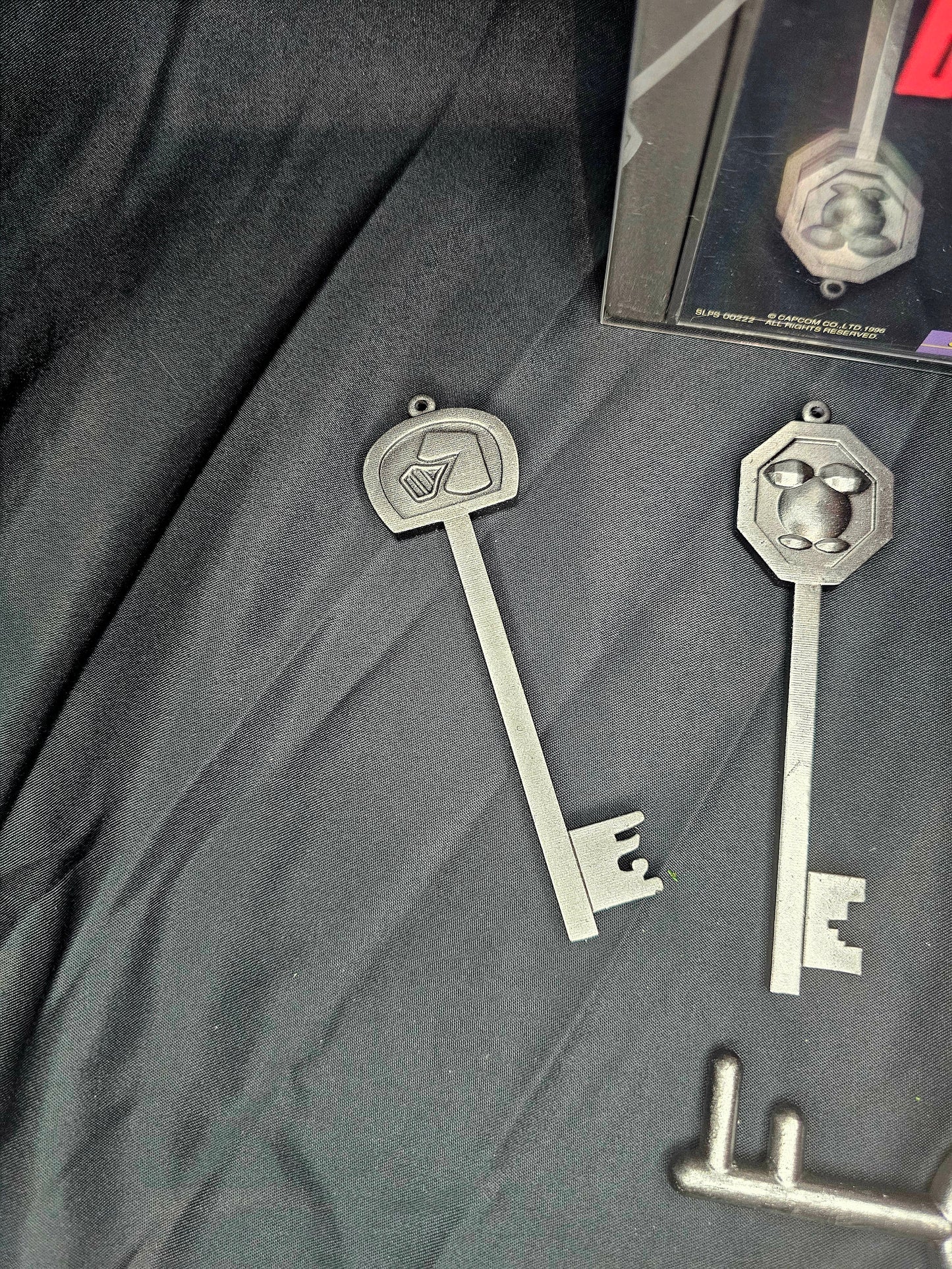 Resident Evil Mansion Keys (1996) (set of 5) 1:1 Prop Replica