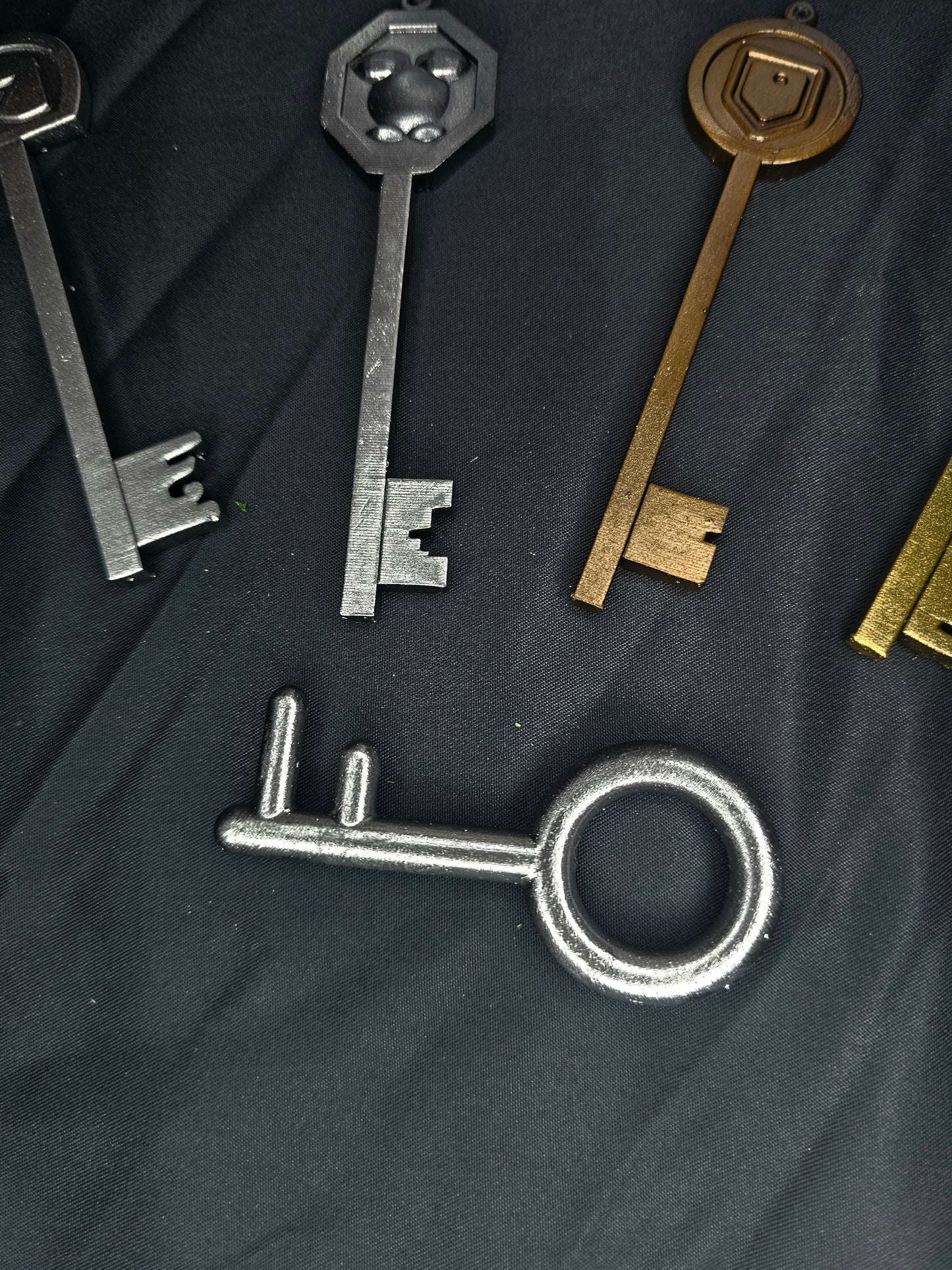 Resident Evil Mansion Keys (1996) (set of 5) 1:1 Prop Replica
