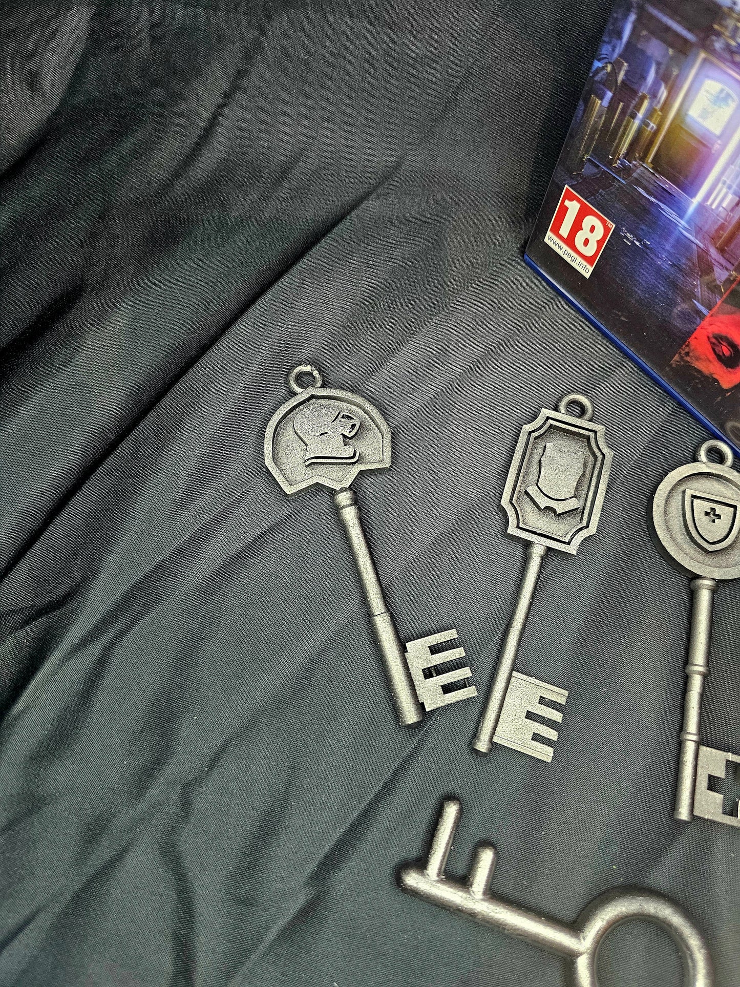 Resident Evil Mansion Keys (2002) (set of 5) 1:1 Prop Replica