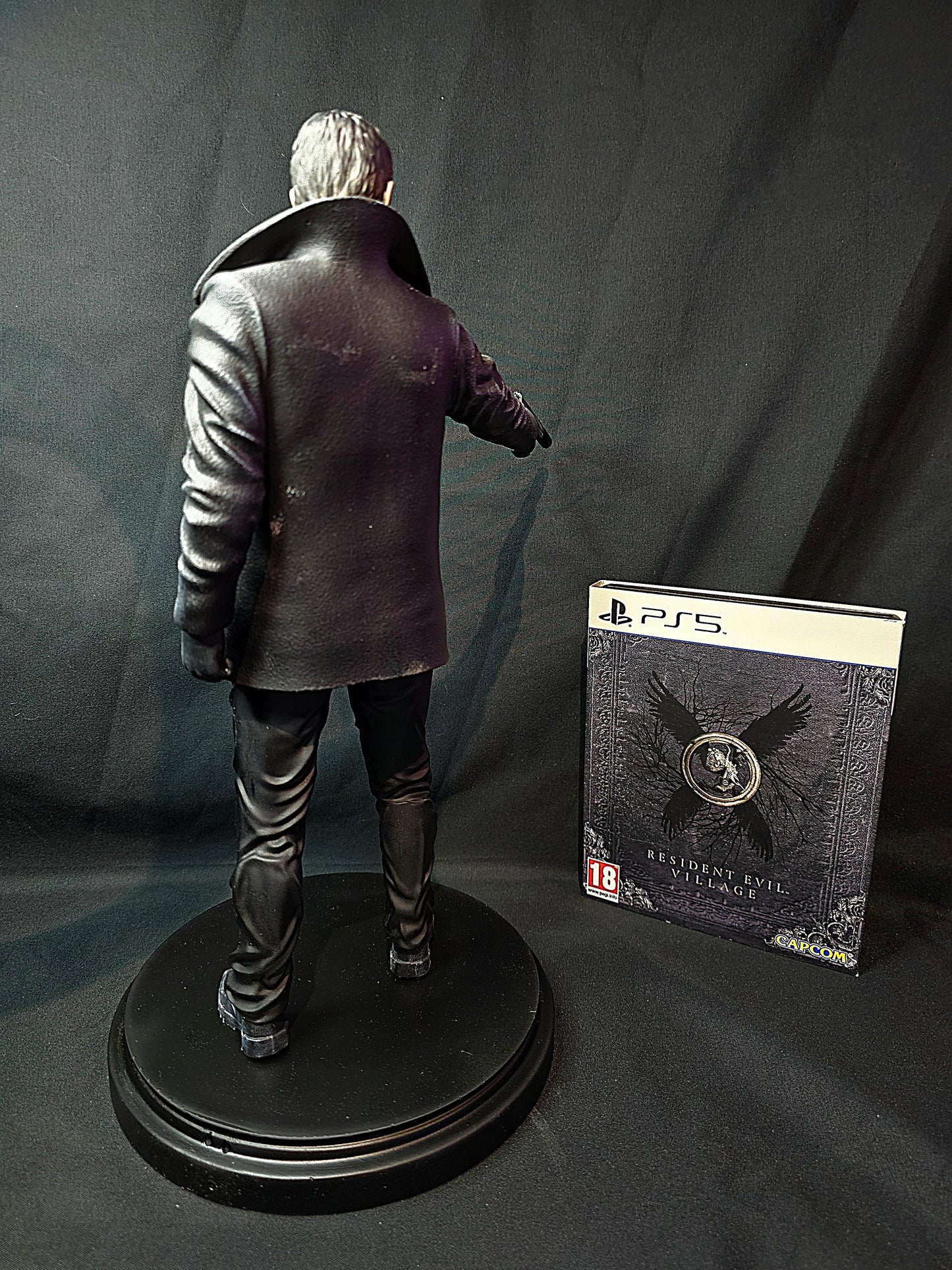 Resident Evil Village Chris Redfield 1/6 Statue
