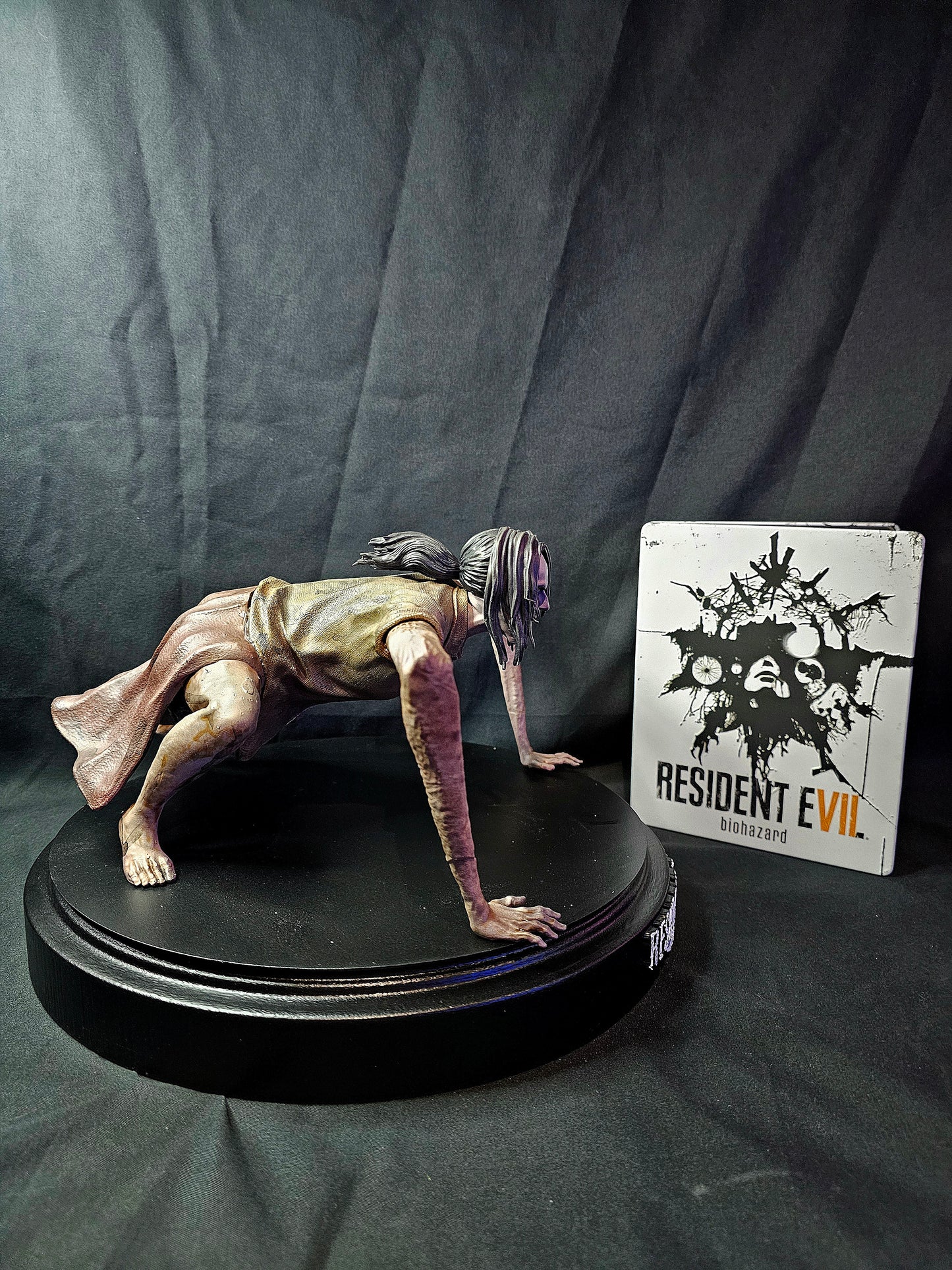 1/6 Resident Evil 7 Marguerite Baker Statue