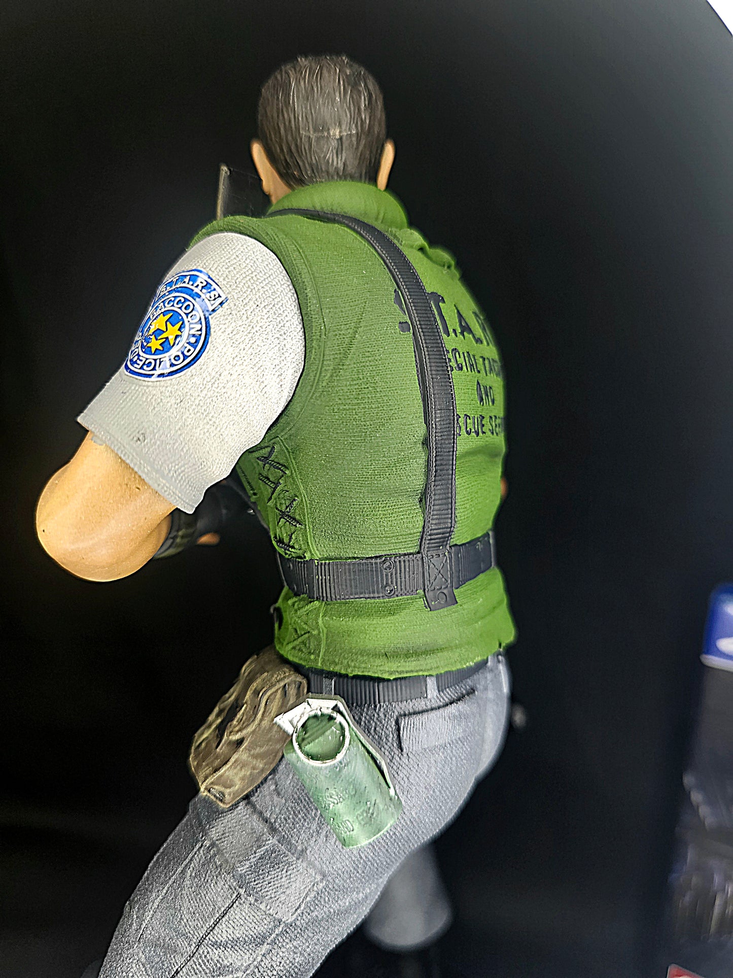 Resident Evil Chris Redfield STARS 1/6 Statue