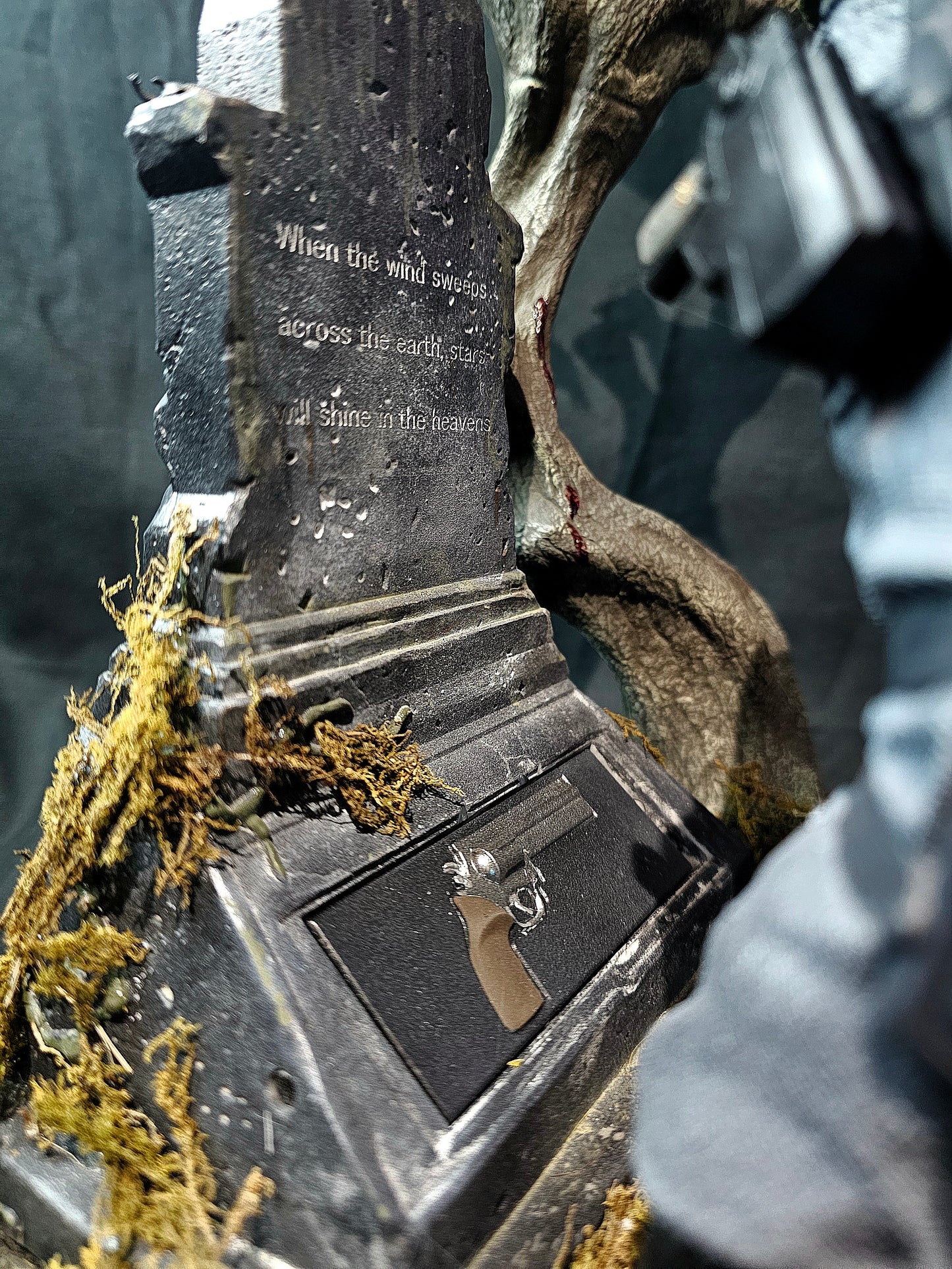 1/6 Resident Evil Chris Redfield Premium Statue & Diorama