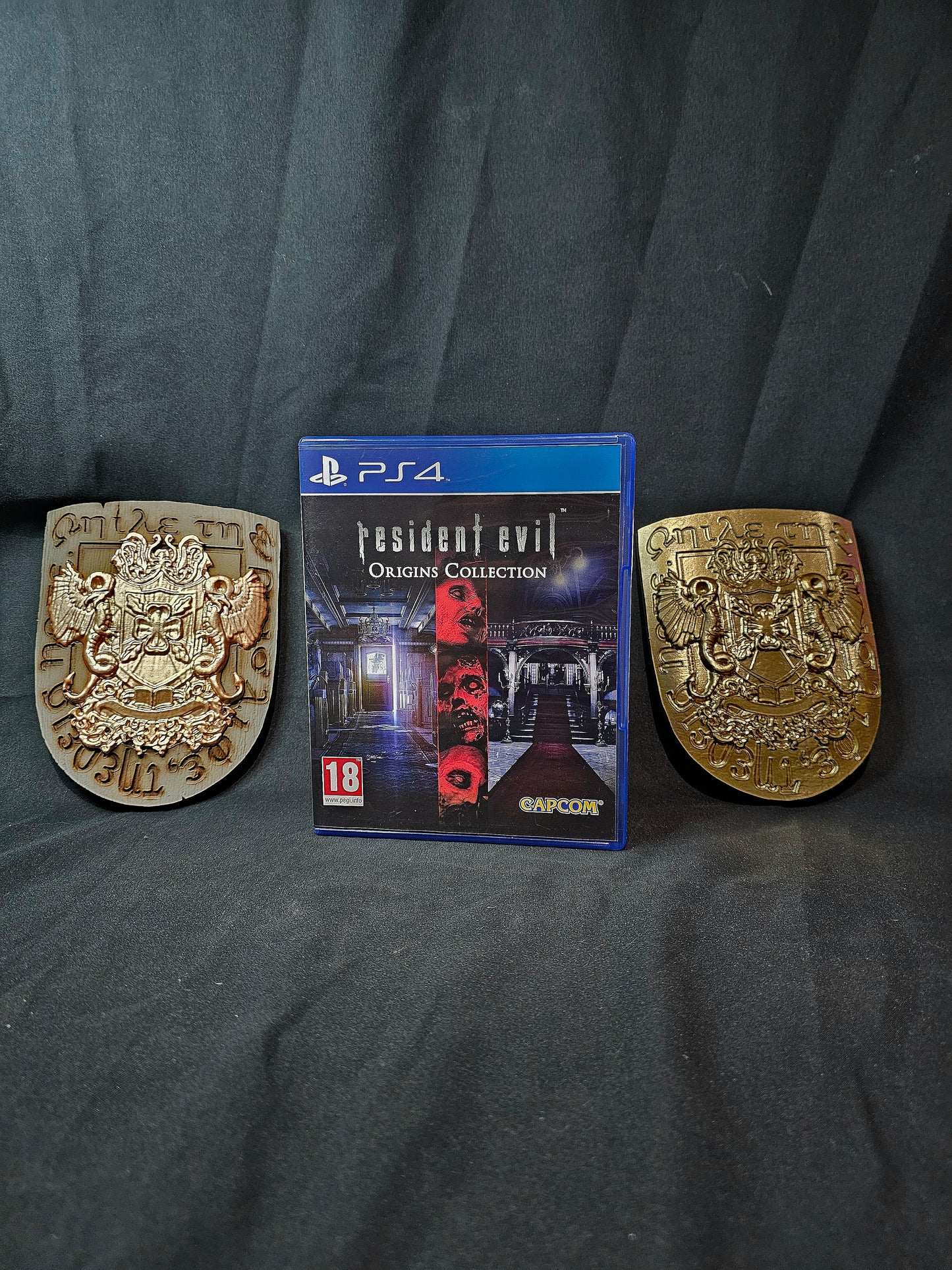Resident Evil Spencer Mansion Wooden And Gold Emblem Half Scale prop