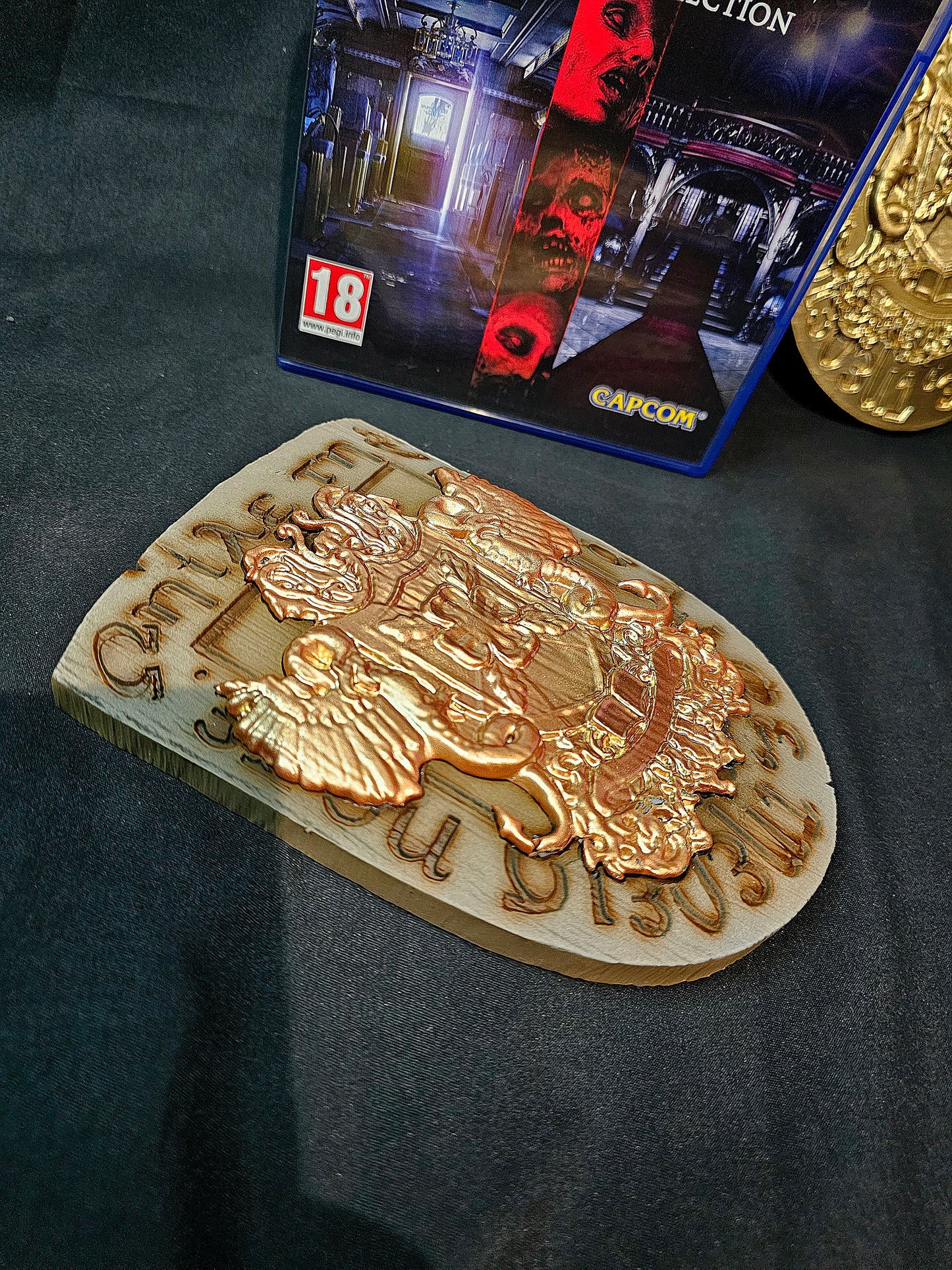Resident Evil Spencer Mansion Wooden And Gold Emblem Half Scale prop