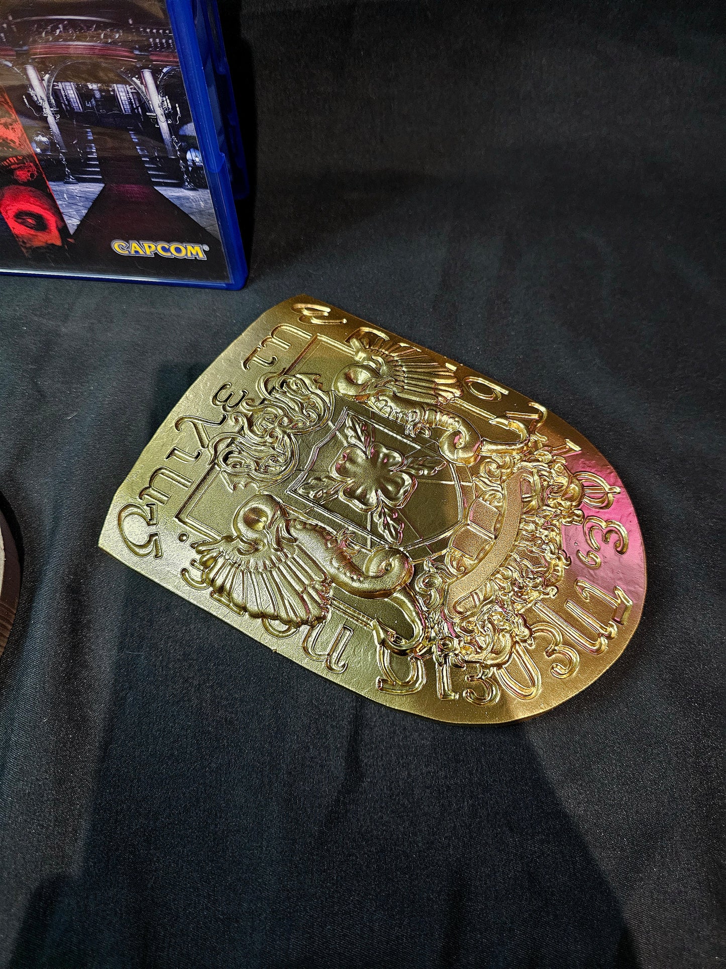 Resident Evil Spencer Mansion Wooden And Gold Emblem Half Scale prop