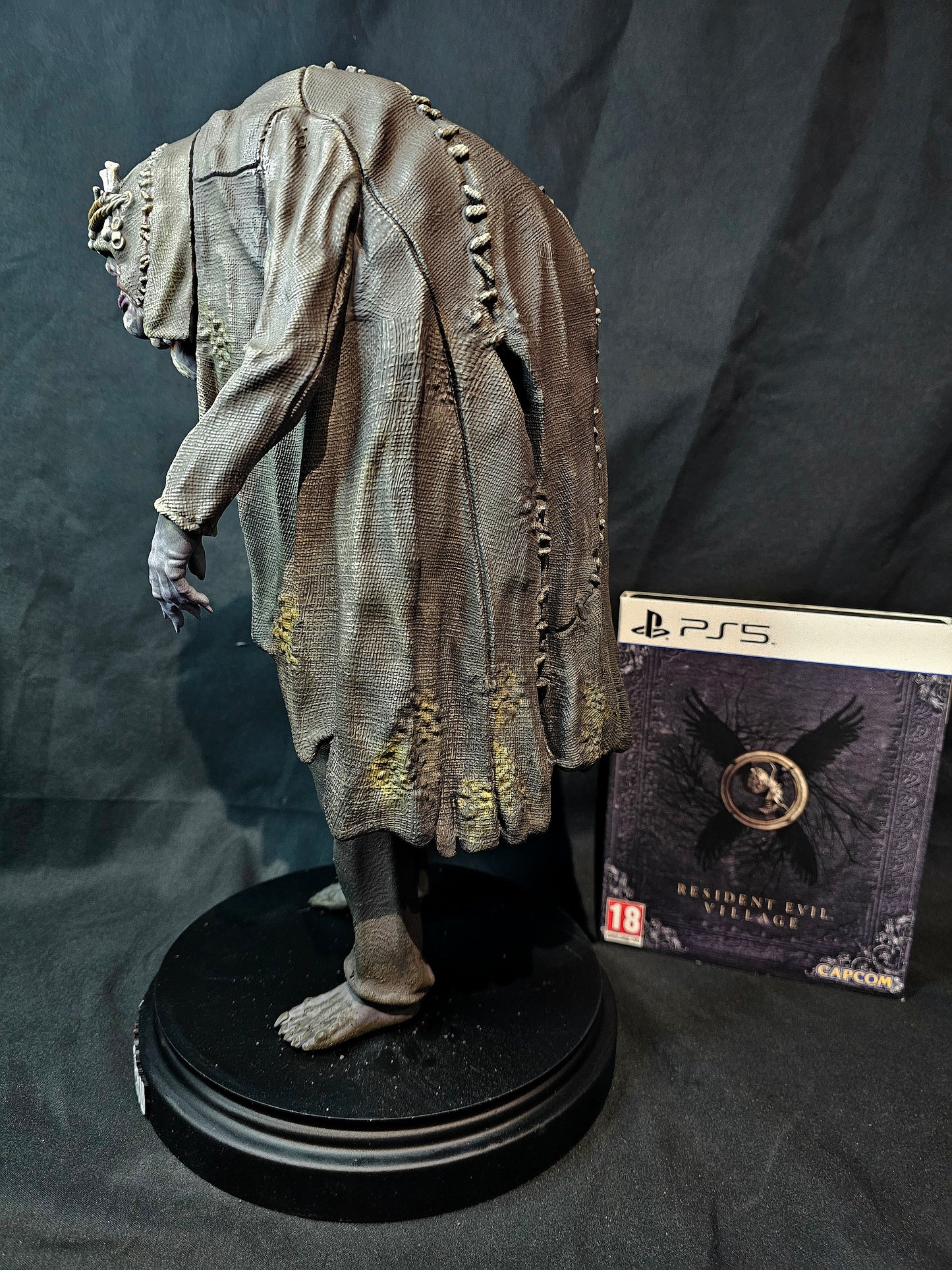 Resident Evil Village Salvatore Moreau 1/6 Statue