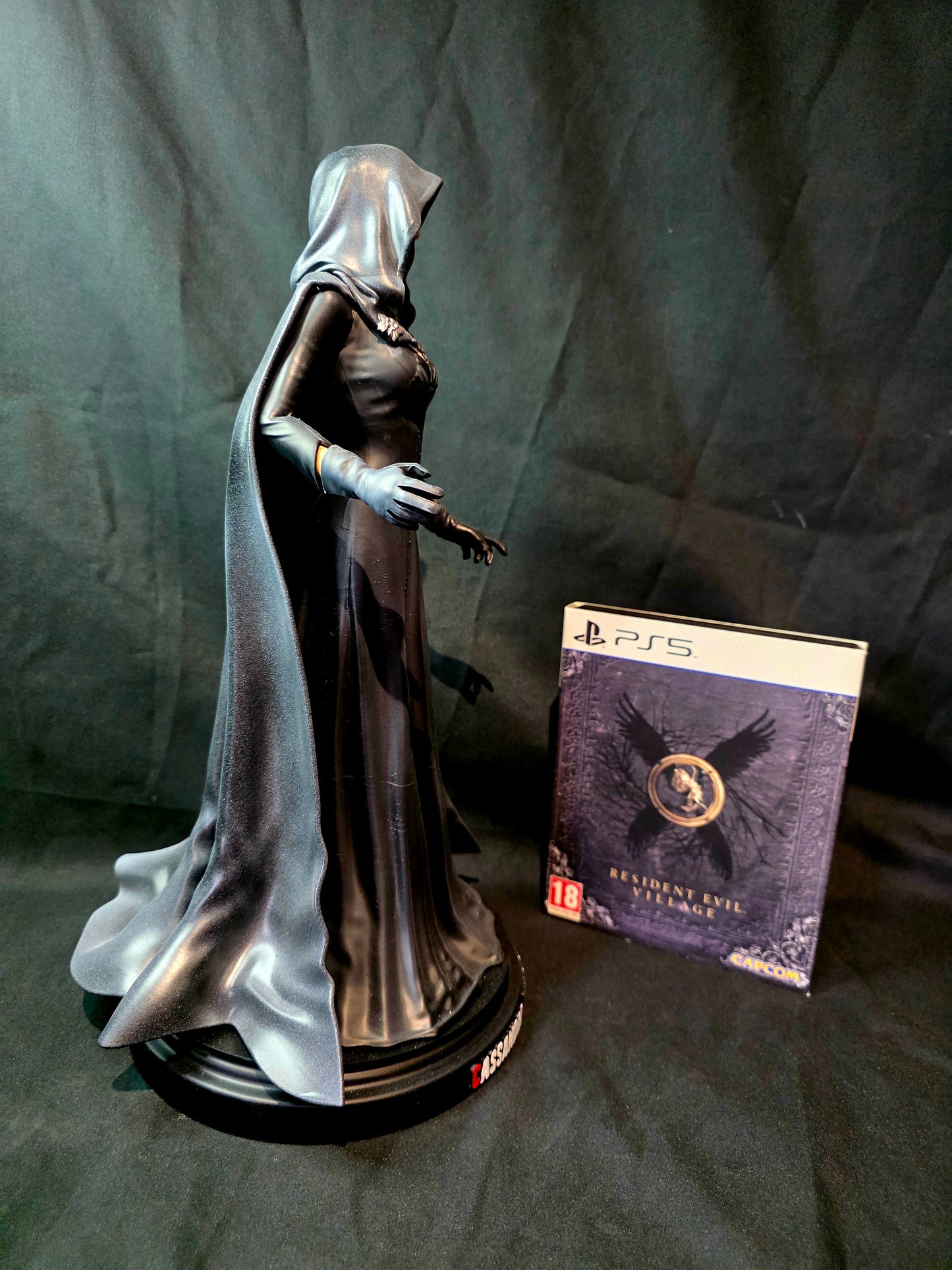 Resident Evil Village Cassandra Dimitrescu 1/6 Statue