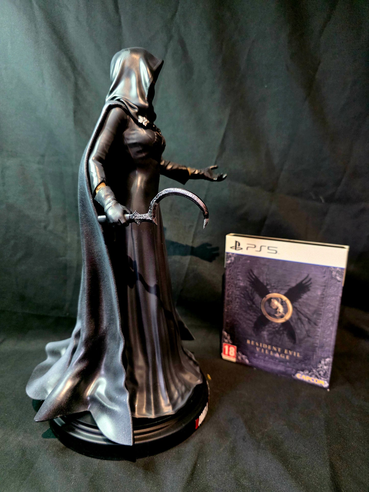 Resident Evil Village Daniela Dimitrescu 1/6 Statue