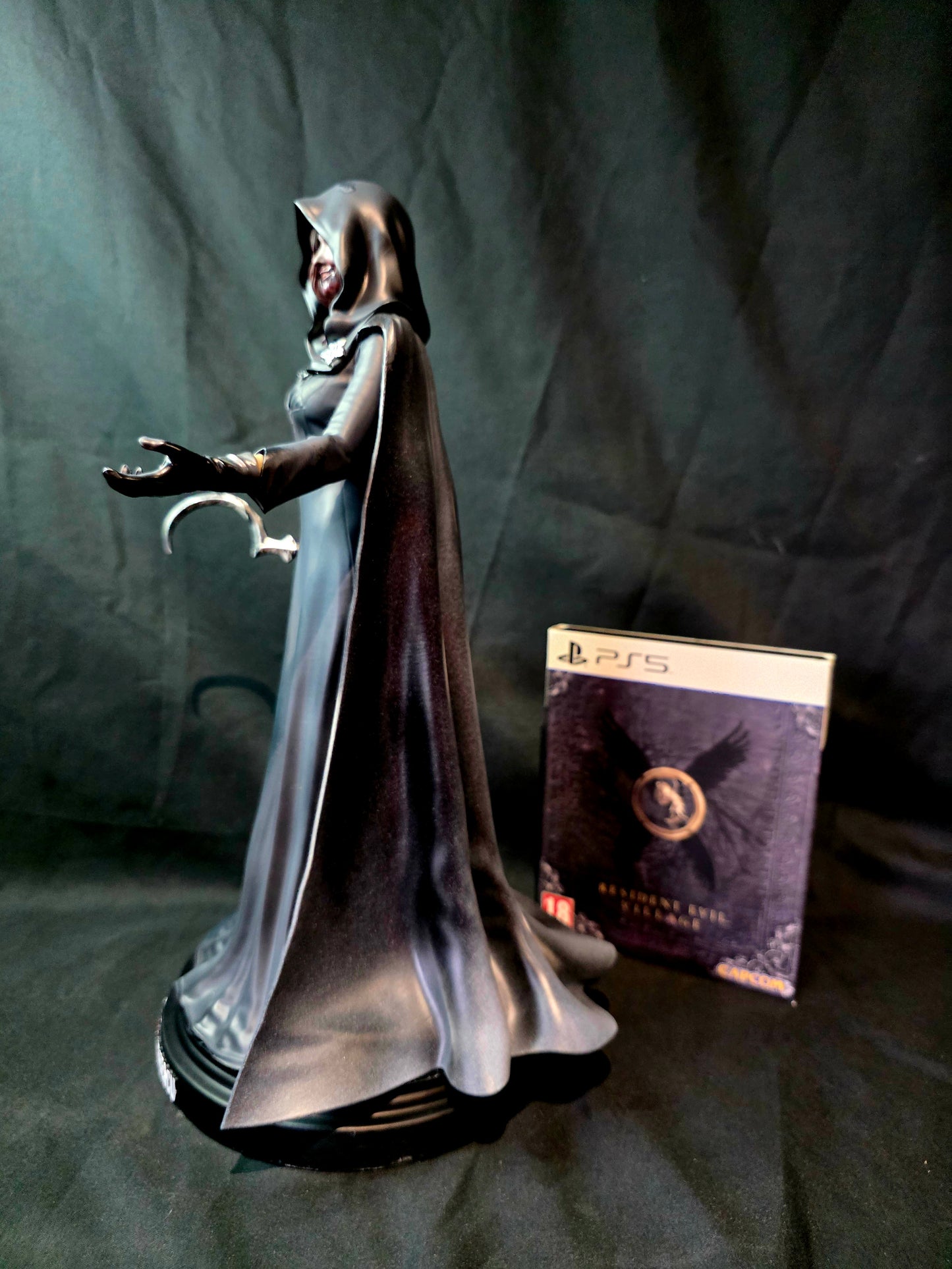 Resident Evil Village Daniela Dimitrescu 1/6 Statue