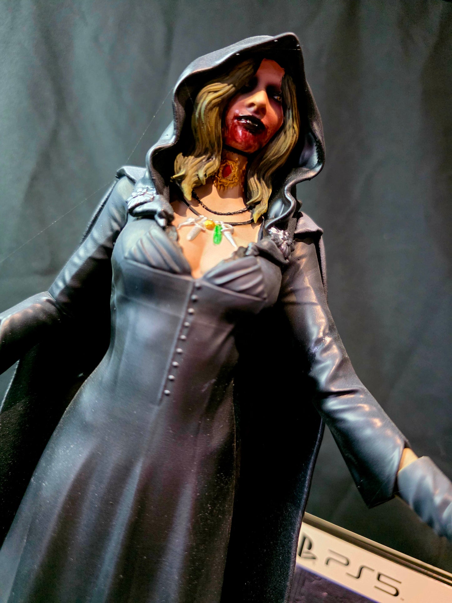 Resident Evil Village Bela Dimitrescu 1/6 Statue