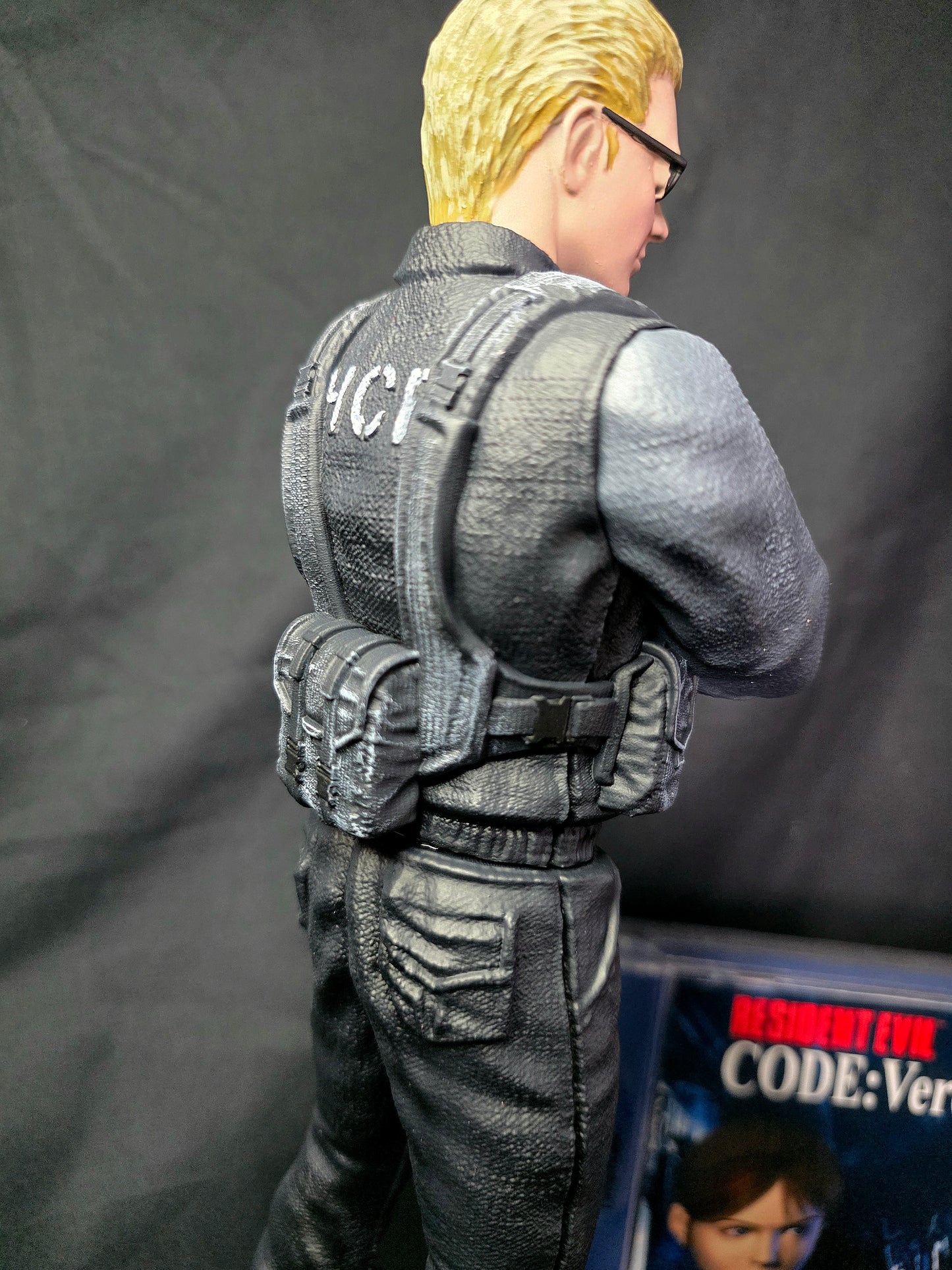 1/6 Albert Wesker Code Veronica statue