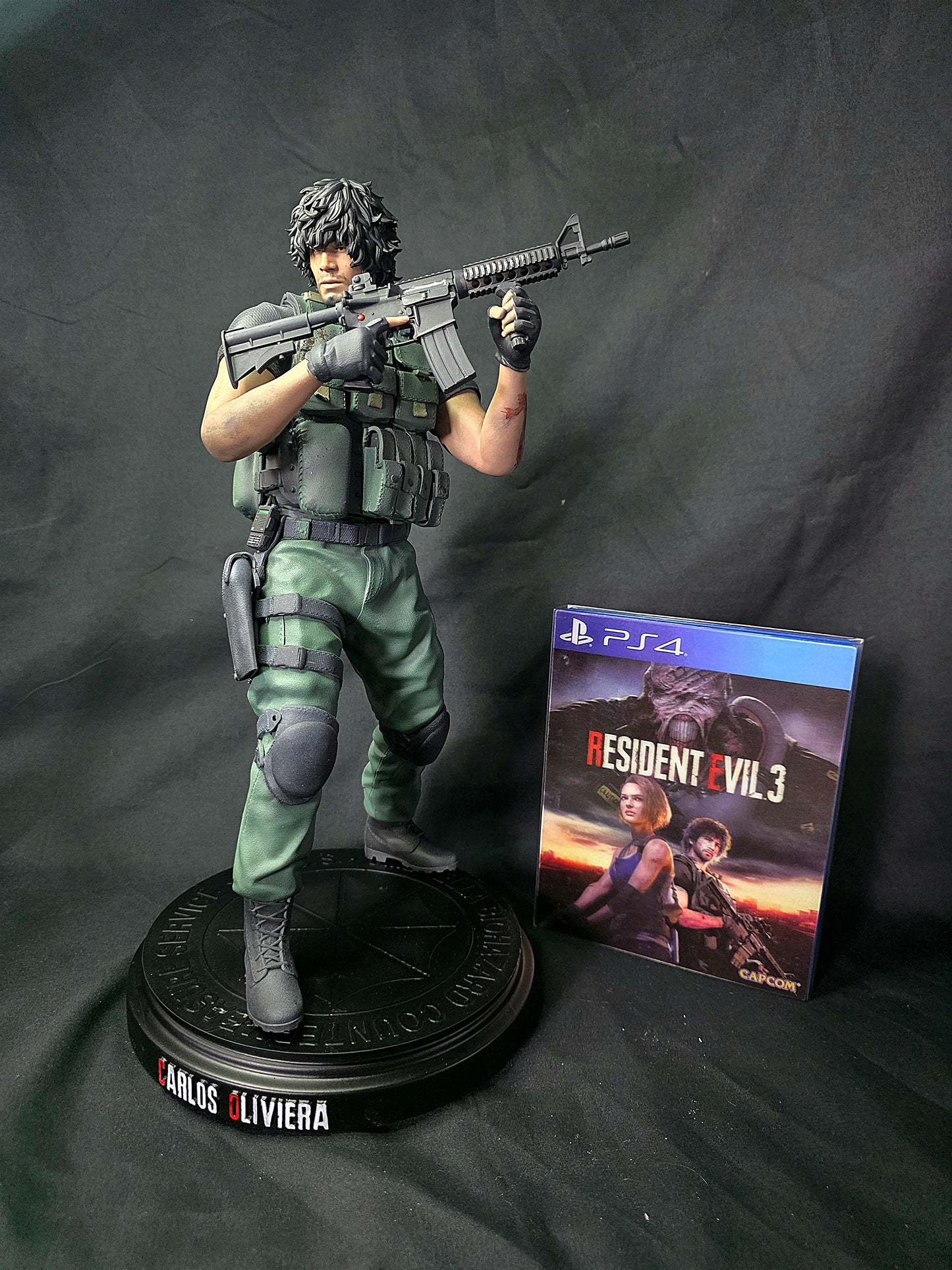 Carlos Oliveira Resident Evil 3 1/6 figure w/ base
