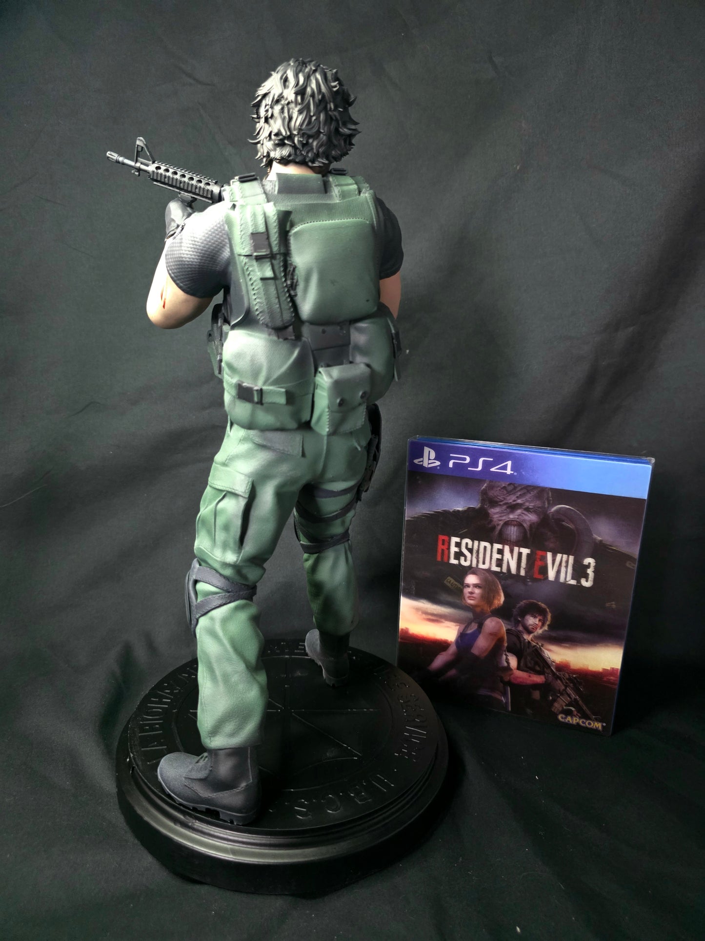 Carlos Oliveira Resident Evil 3 1/6 figure w/ base