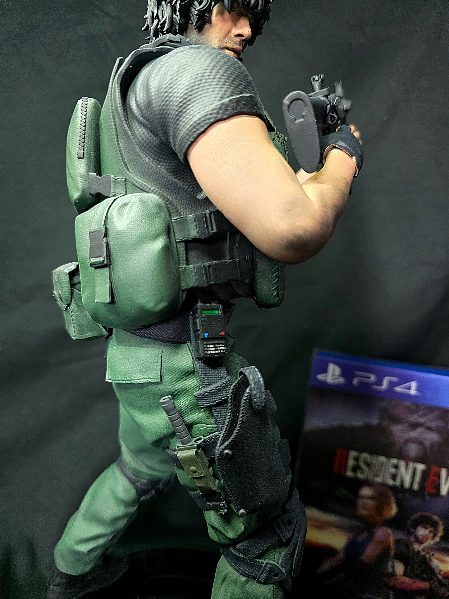 Carlos Oliveira Resident Evil 3 1/6 figure w/ base