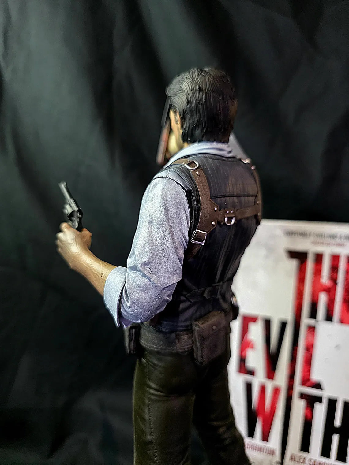 The Evil Within Sebastian Castellanos 1/6 Statue