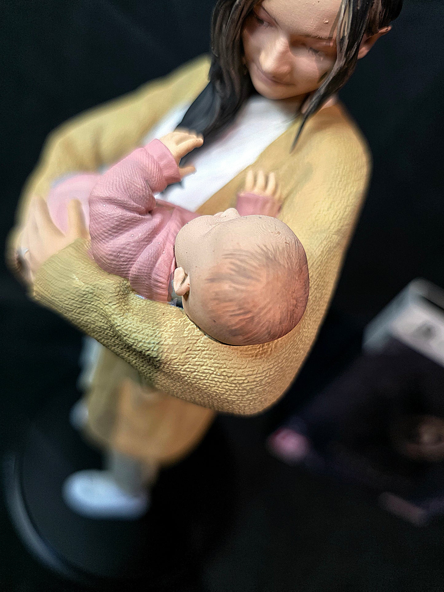 Resident Evil Village Mia & Rose Winters 1/6 Statue