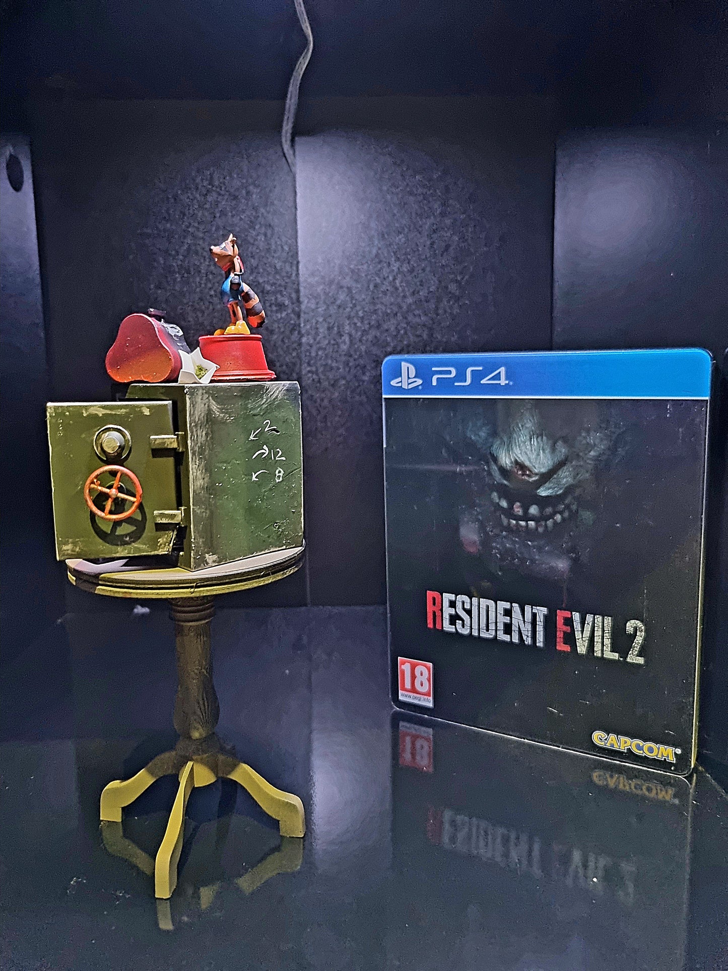 Resident Evil Accessories, safe and table 1/6