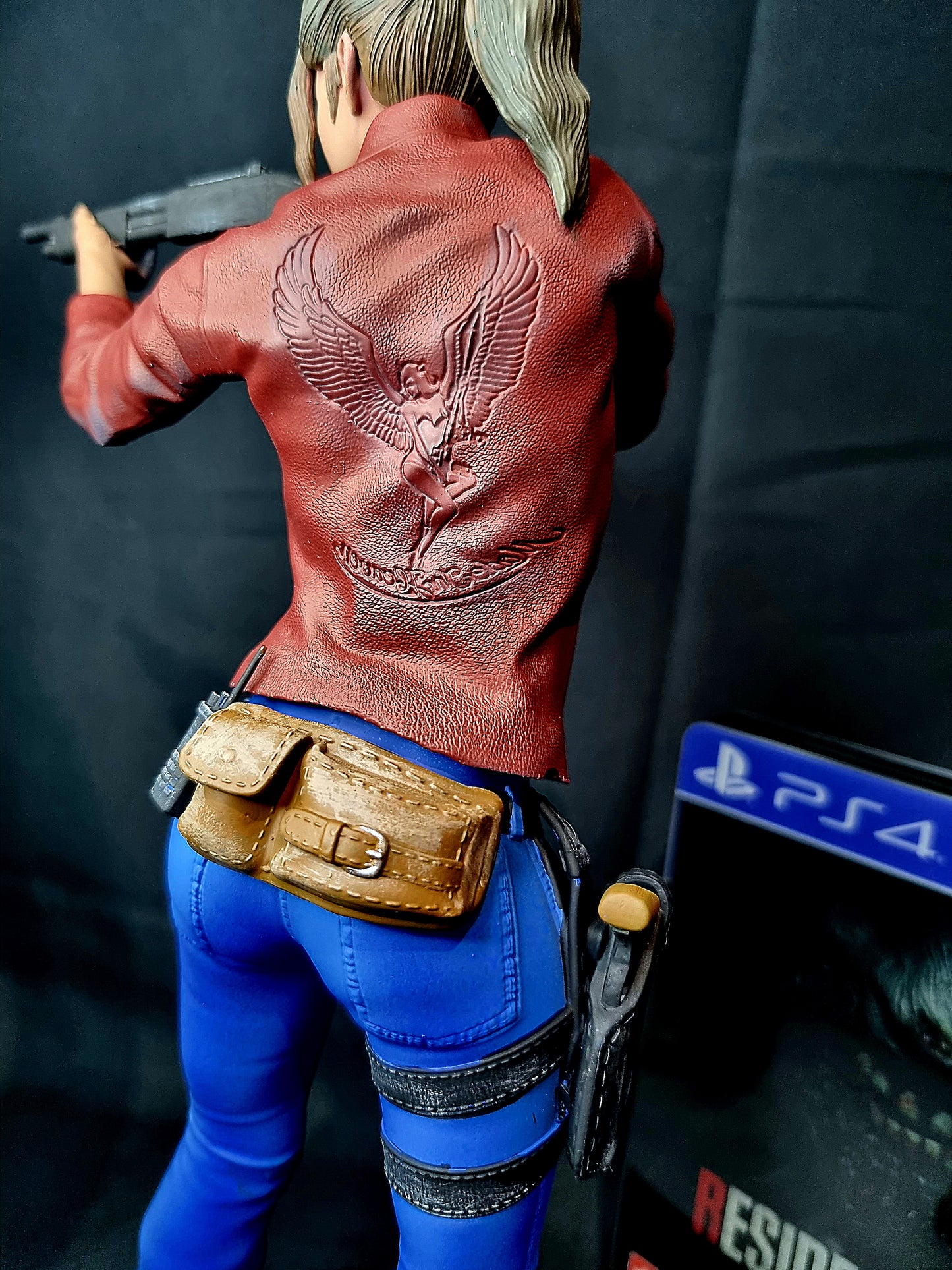 Claire Redfield Resident Evil 2 1/6 Figure w/ base