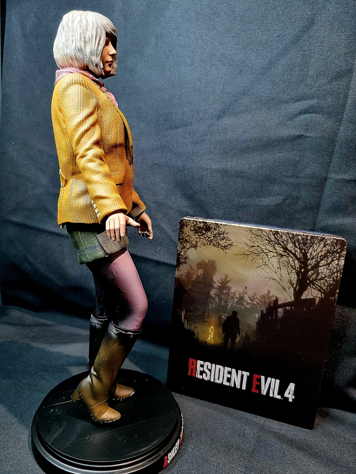 Resident Evil 4 Remake Ashley Graham 1/6 statue