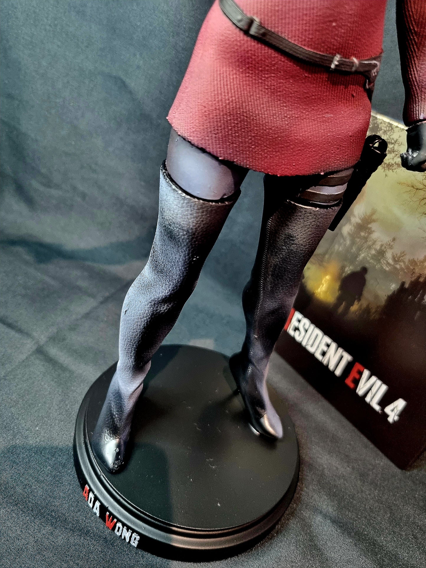 Resident Evil 4 Remake Ada Wong 1/6 figure w/ base