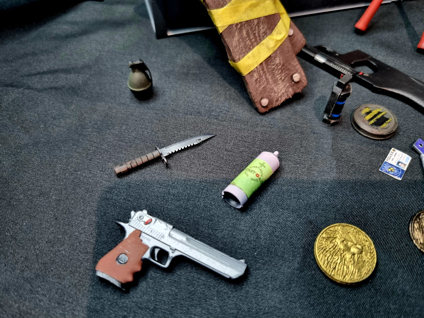 Resident Evil 1/6 item box and accessories