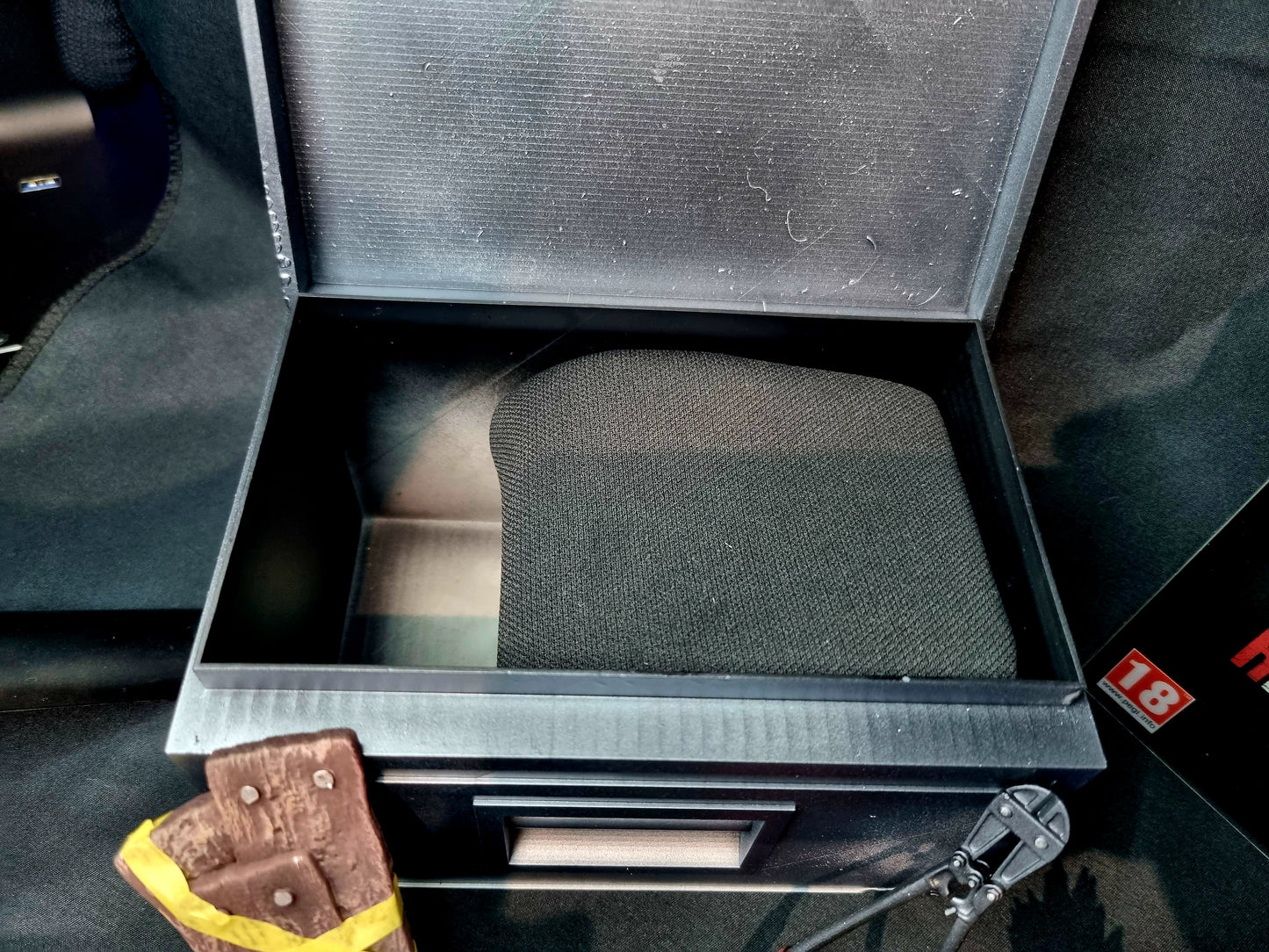 Resident Evil 1/6 item box and accessories