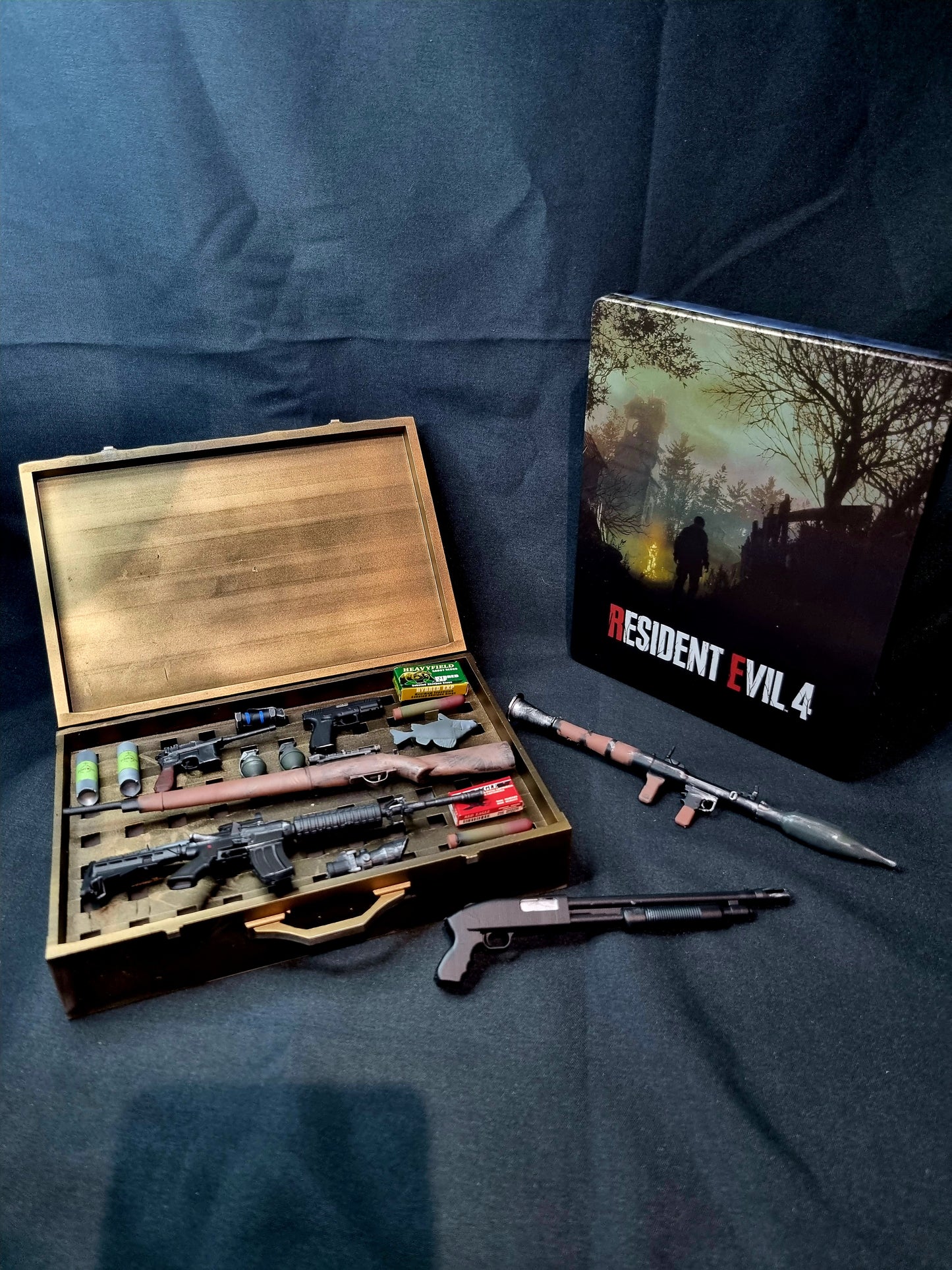 Resident Evil 4 Attaché Case and Accessories