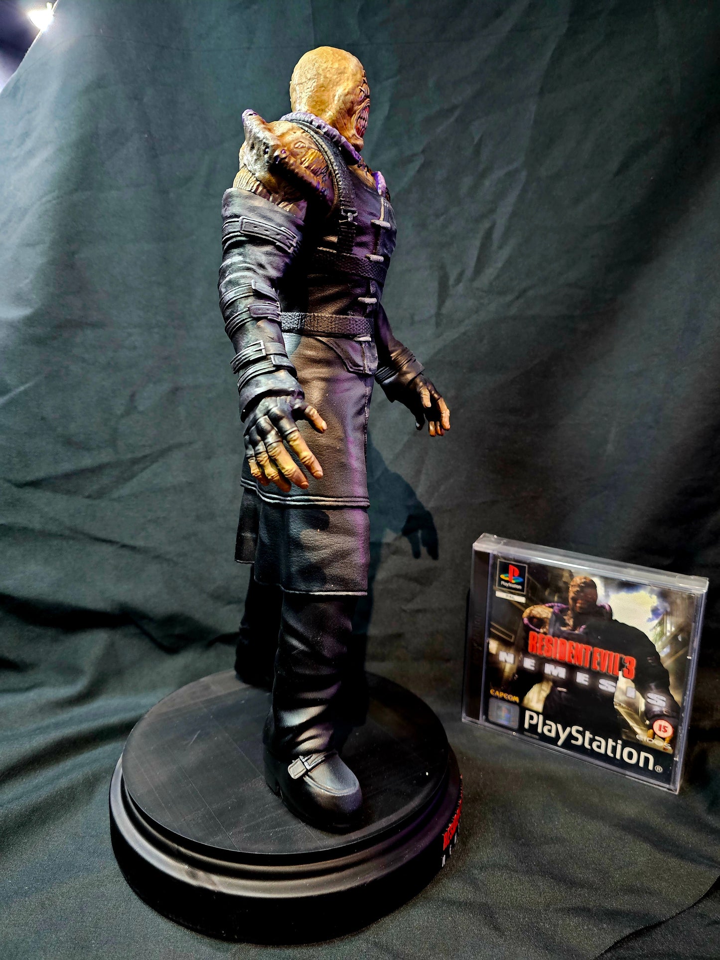 HUGE Retro Resident Evil 3 Nemesis 1/6