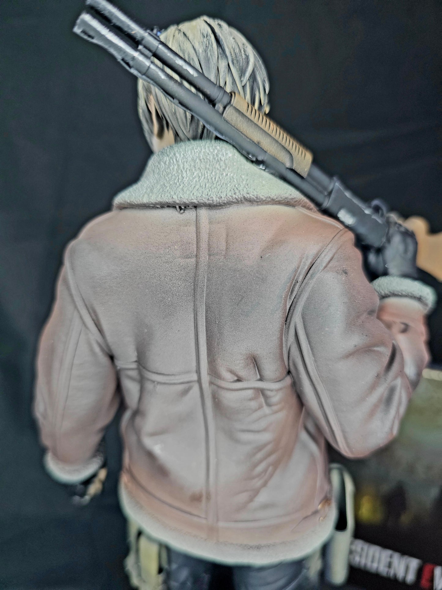 Resident Evil 4 Remake Leon Kennedy V2 with Jacket