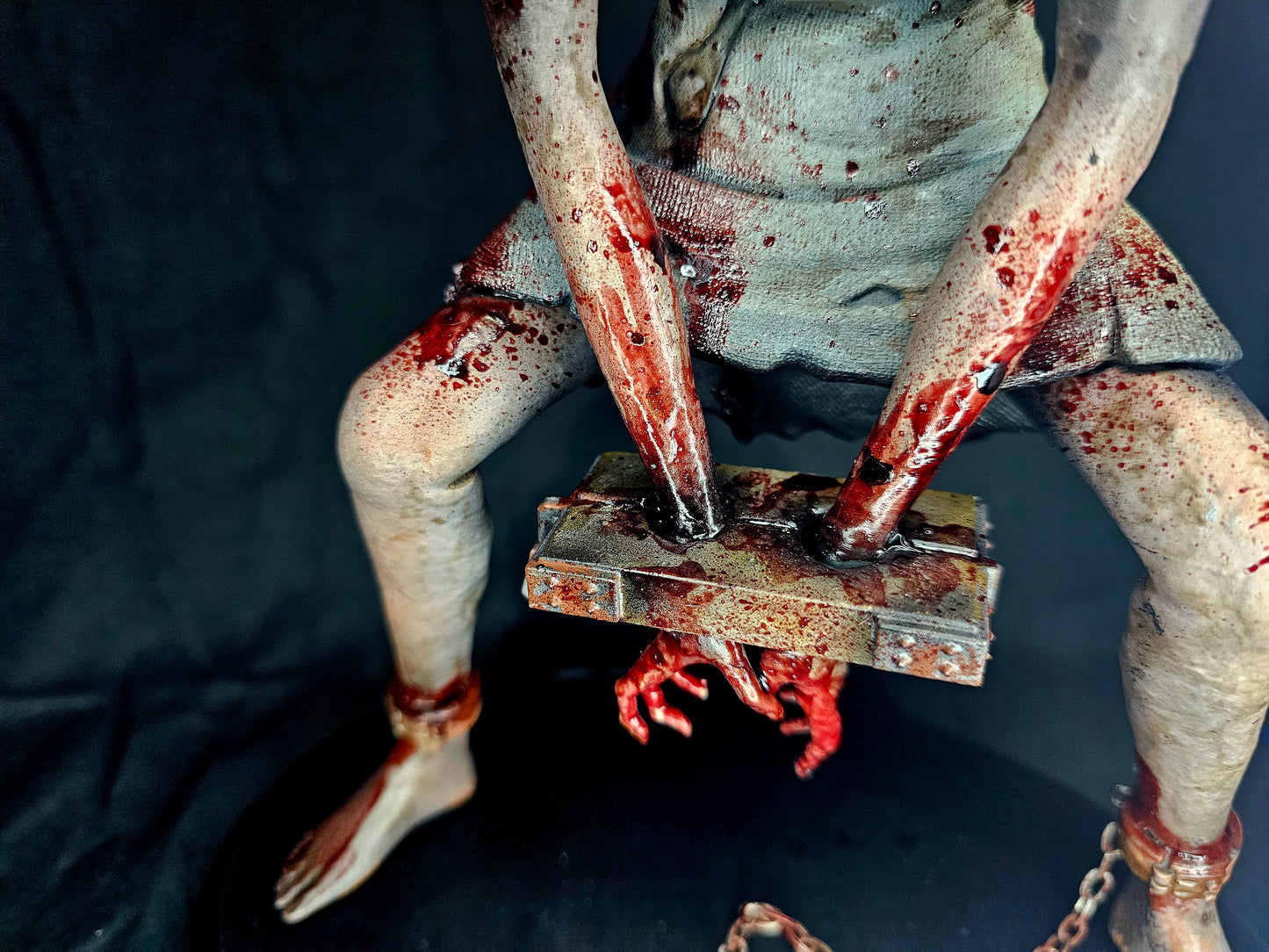 Resident Evil Lisa Trevor 1/6 Statue