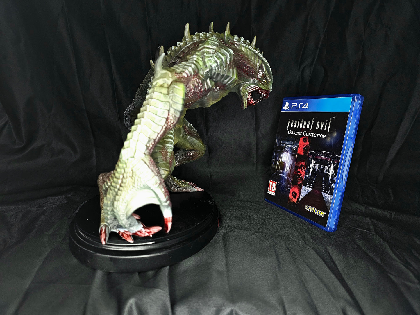 Resident Evil Hunter HUGE 1/6 Statue