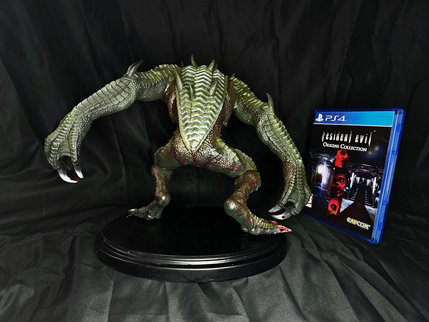 Resident Evil Hunter HUGE 1/6 Statue