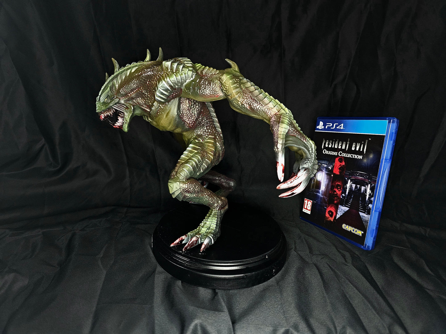 Resident Evil Hunter HUGE 1/6 Statue