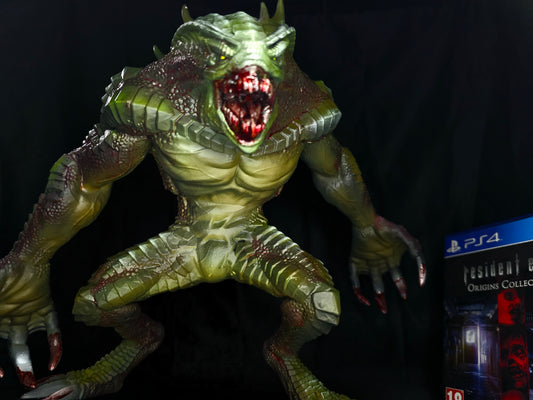 Resident Evil Hunter HUGE 1/6 Statue