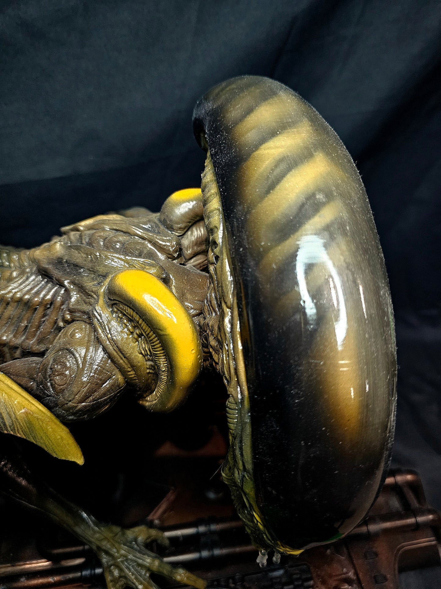 Alien 3 Dog (Runner) Alien 1/4 Statue limited to 250 Pcs