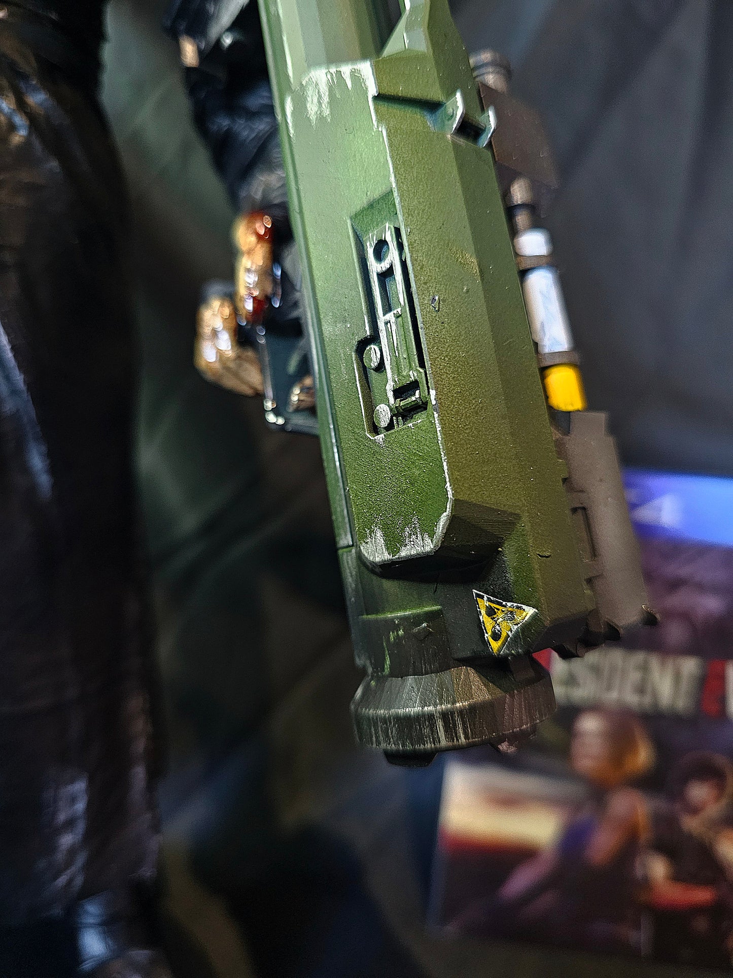 HUGE Resident Evil Nemesis 1/6 (16 INCHES TALL)!